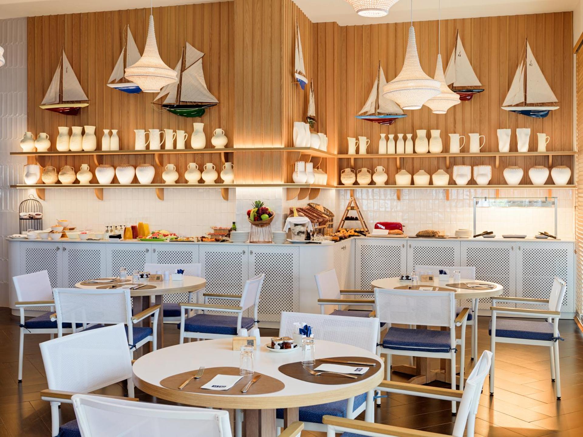 H10 Estepona Palace - Photo 13