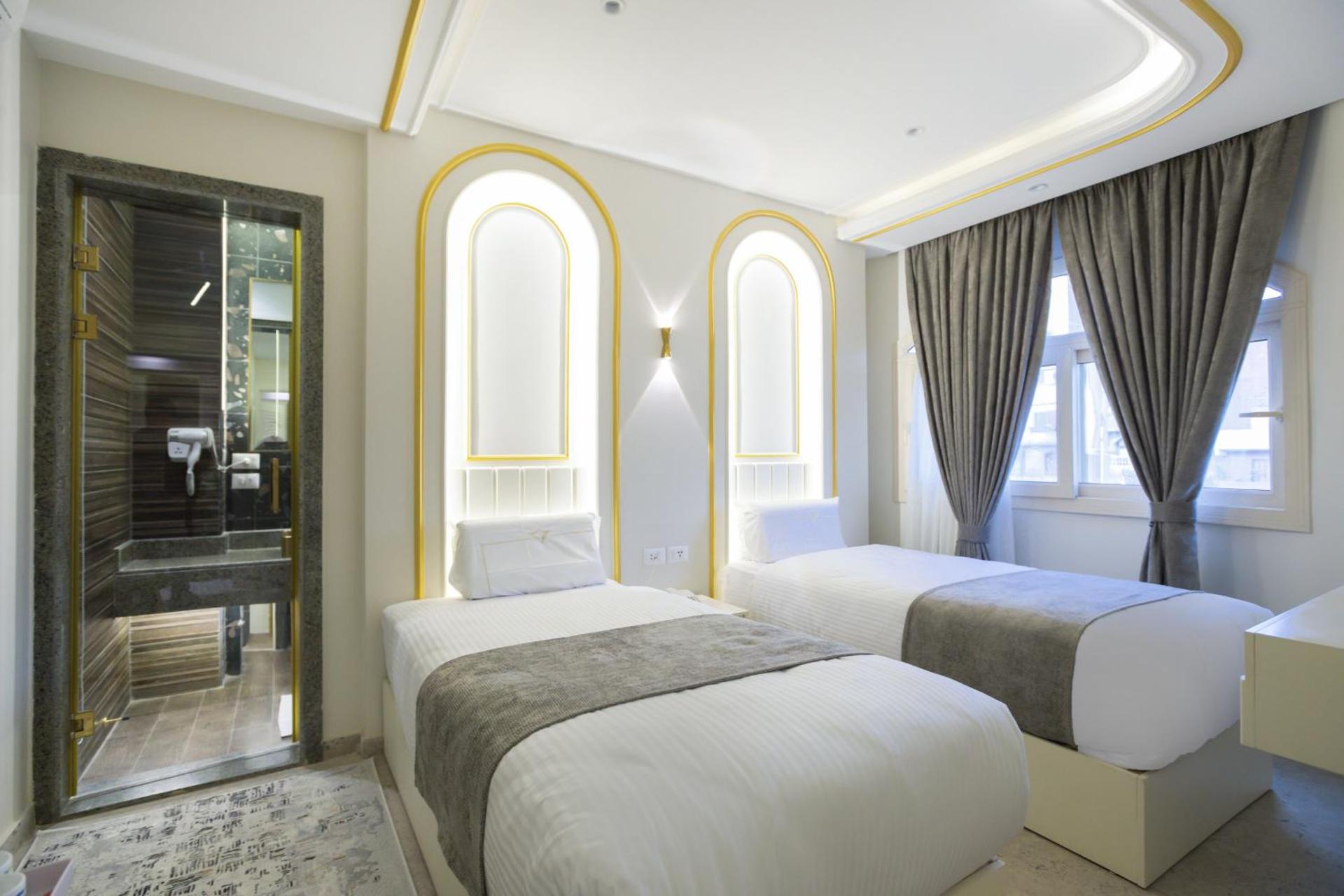 Pyramids Plateau Hotel - Photo 2