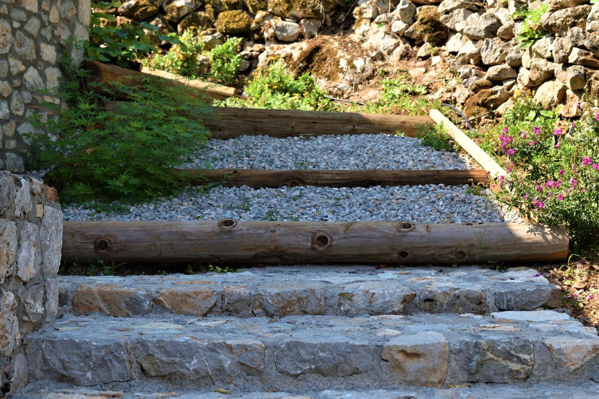 Small Stone Maisonette 1 - Photo 9