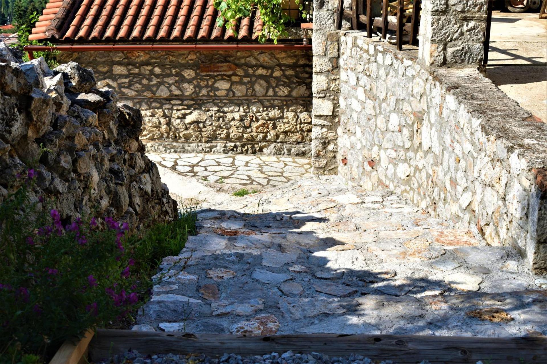 Small Stone Maisonette 1 - Photo 10