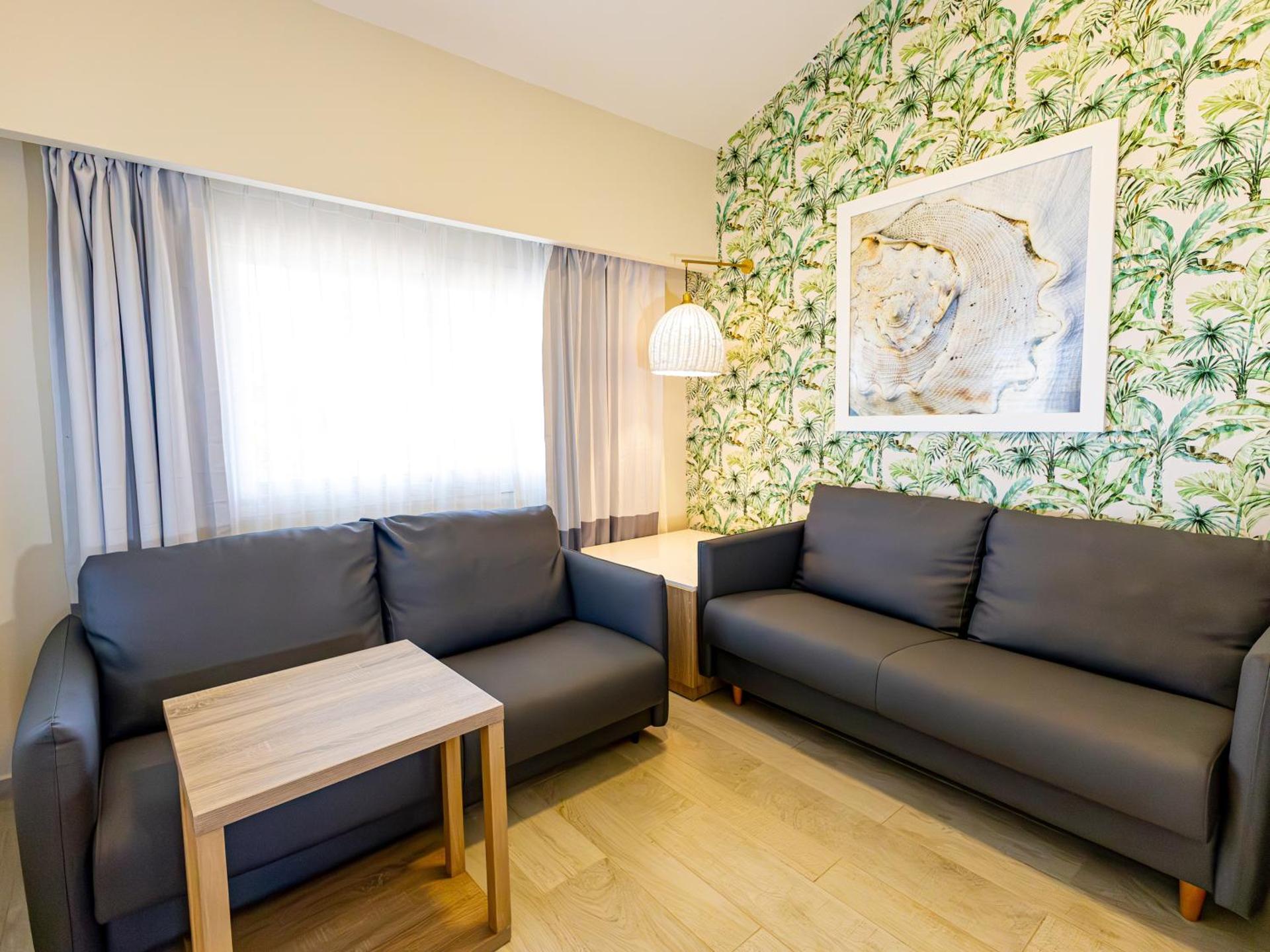 Family Room with Sea View