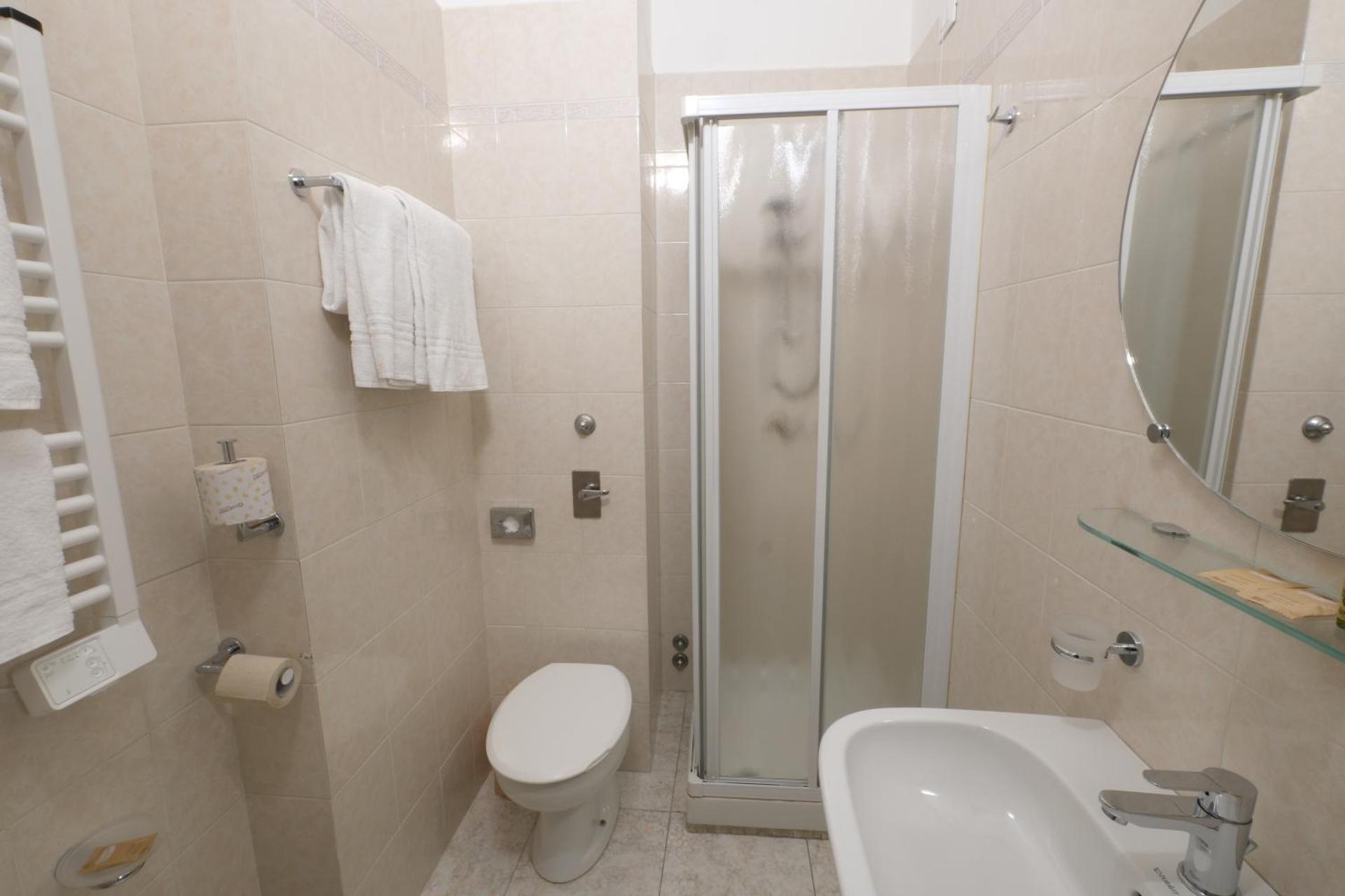 Hotel Mistral - Photo 9