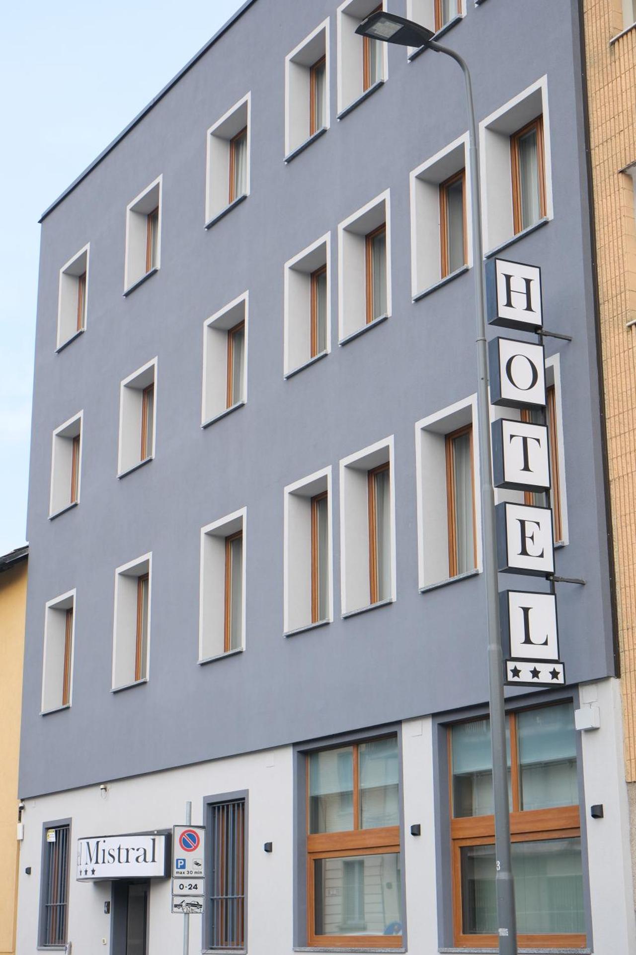 Hotel Mistral - Photo 71