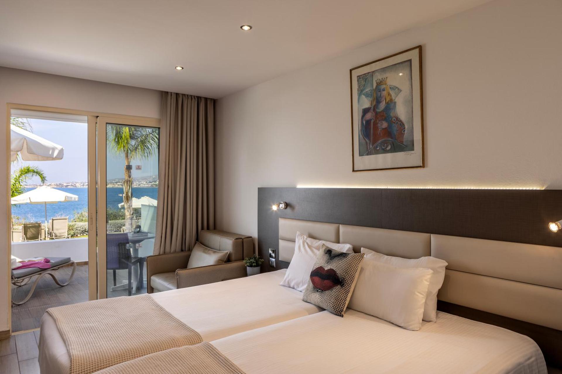 Queens Bay Hotel - Photo 67