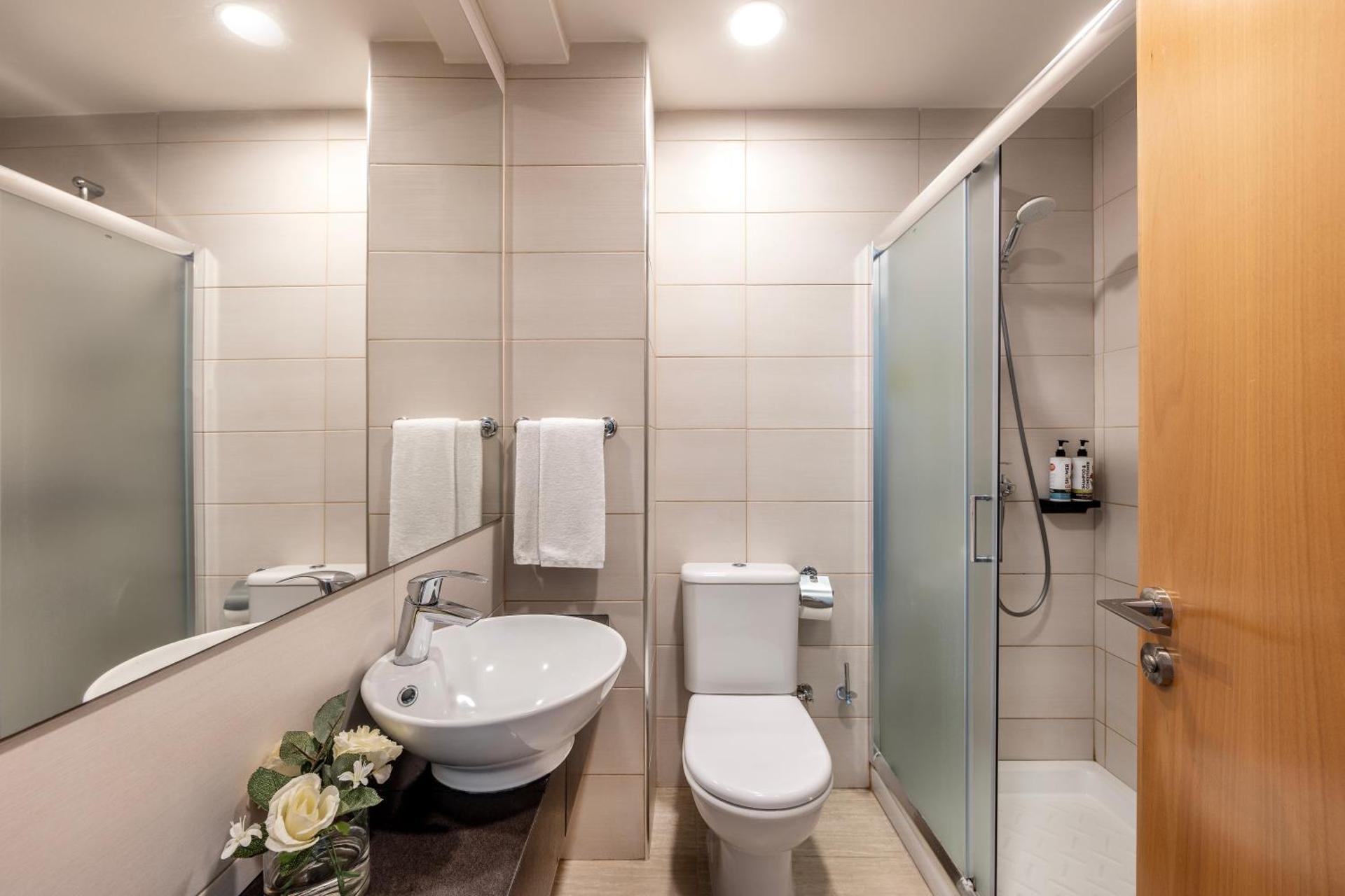 Queens Bay Hotel - Photo 74