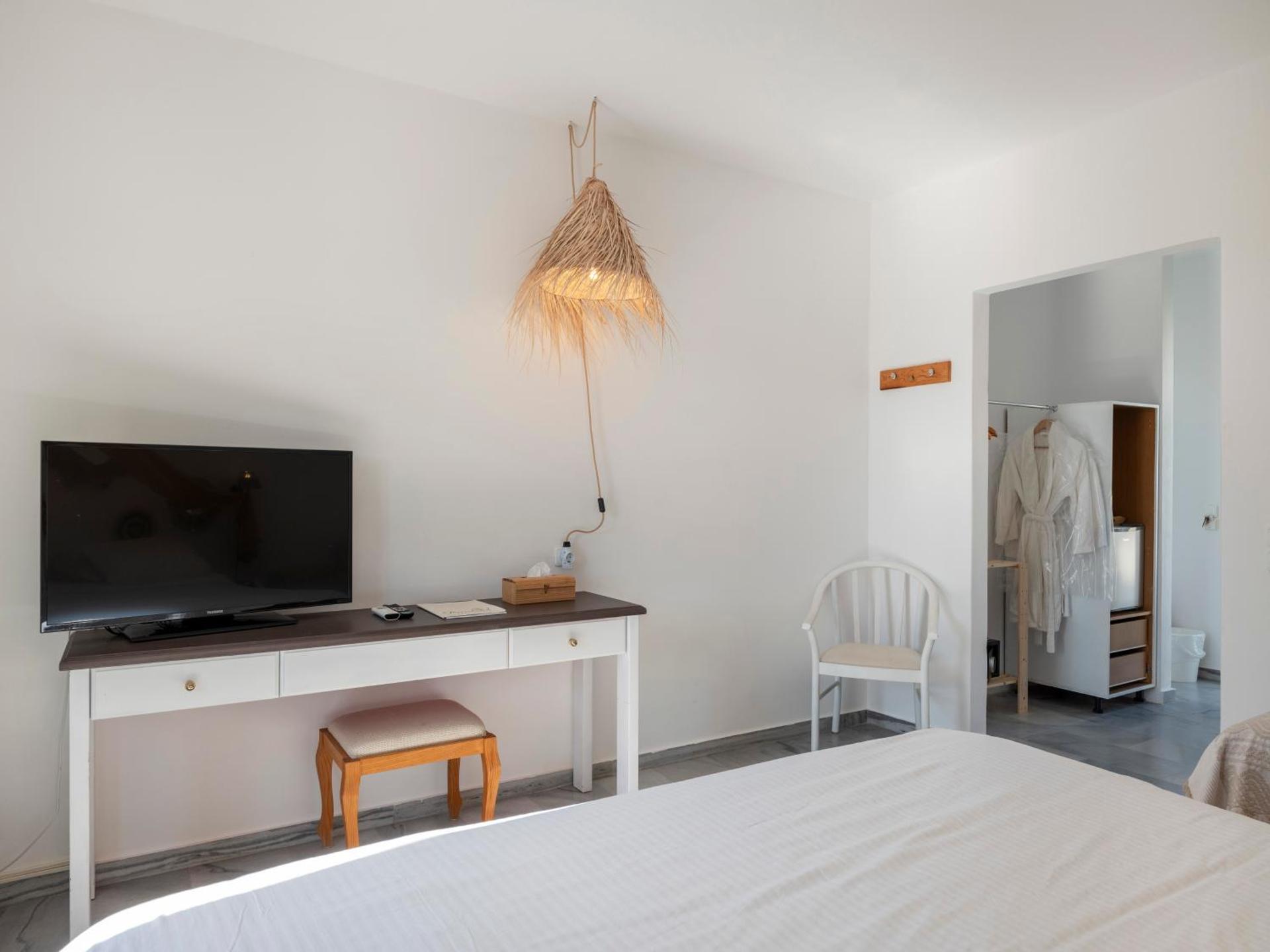 Parosland Hotel - Photo 12
