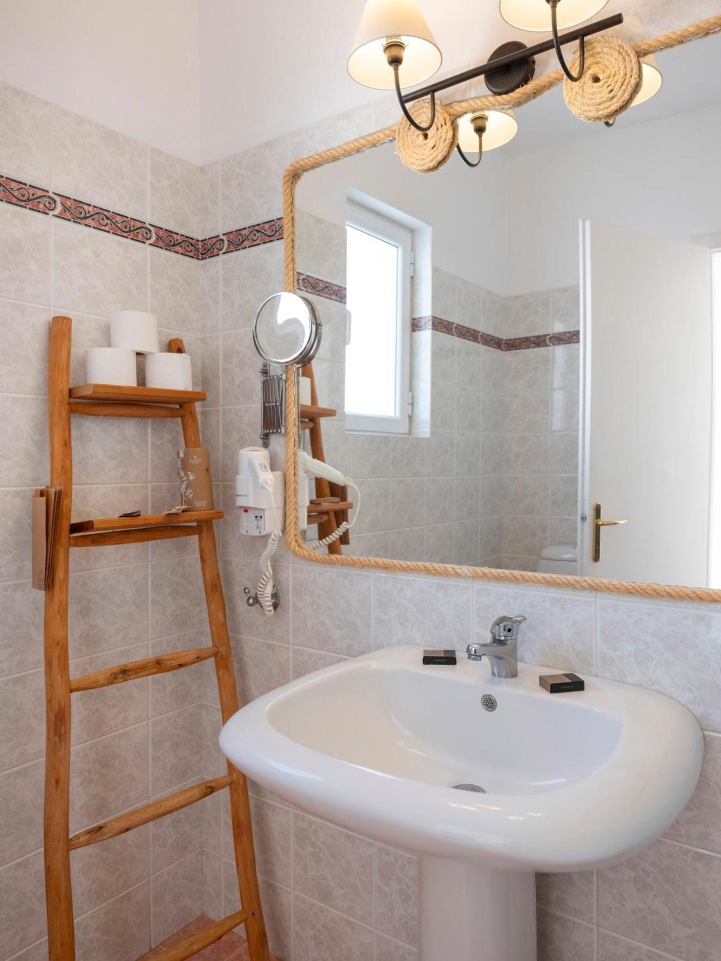 Parosland Hotel - Photo 20