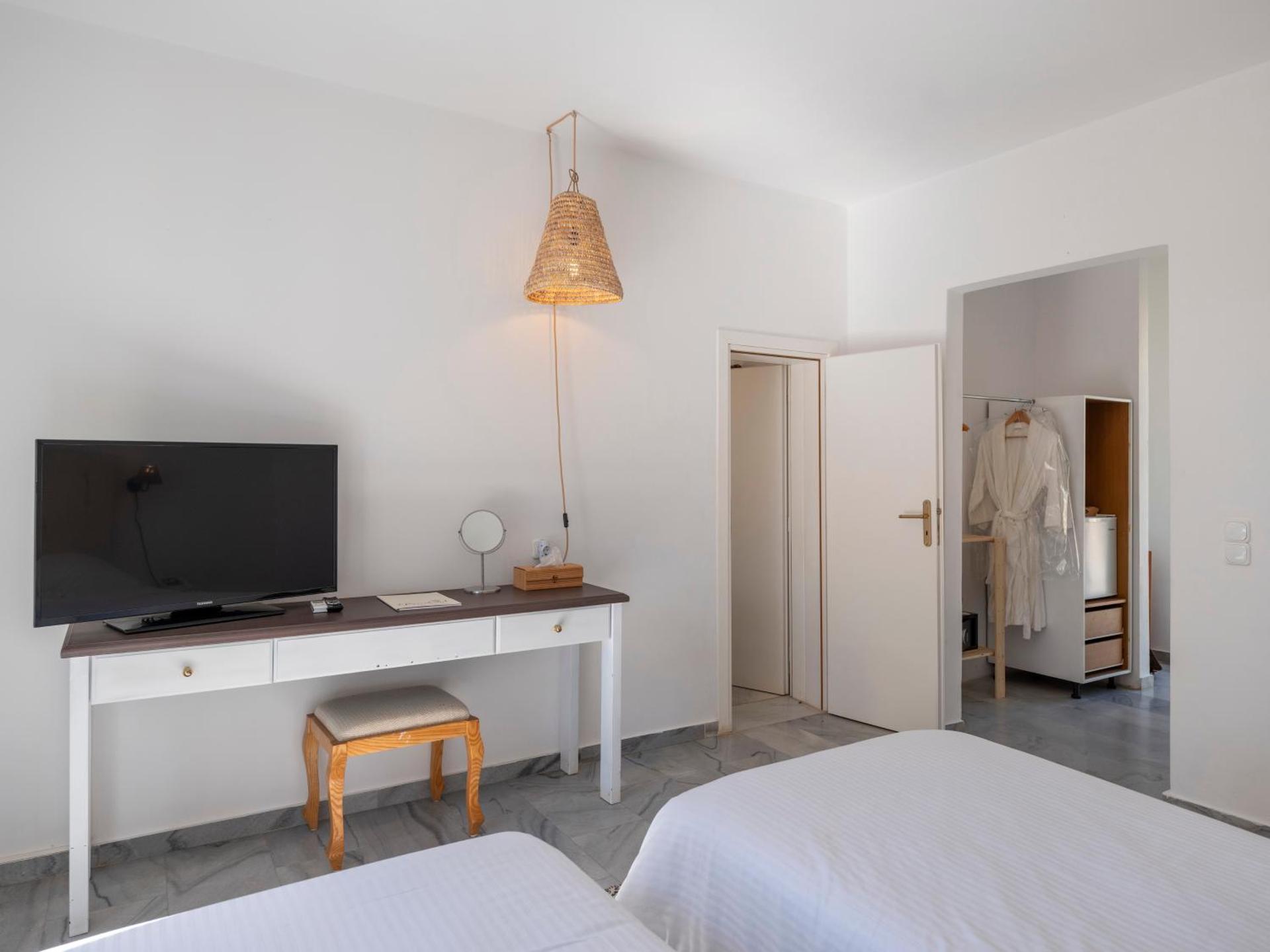 Parosland Hotel - Photo 73