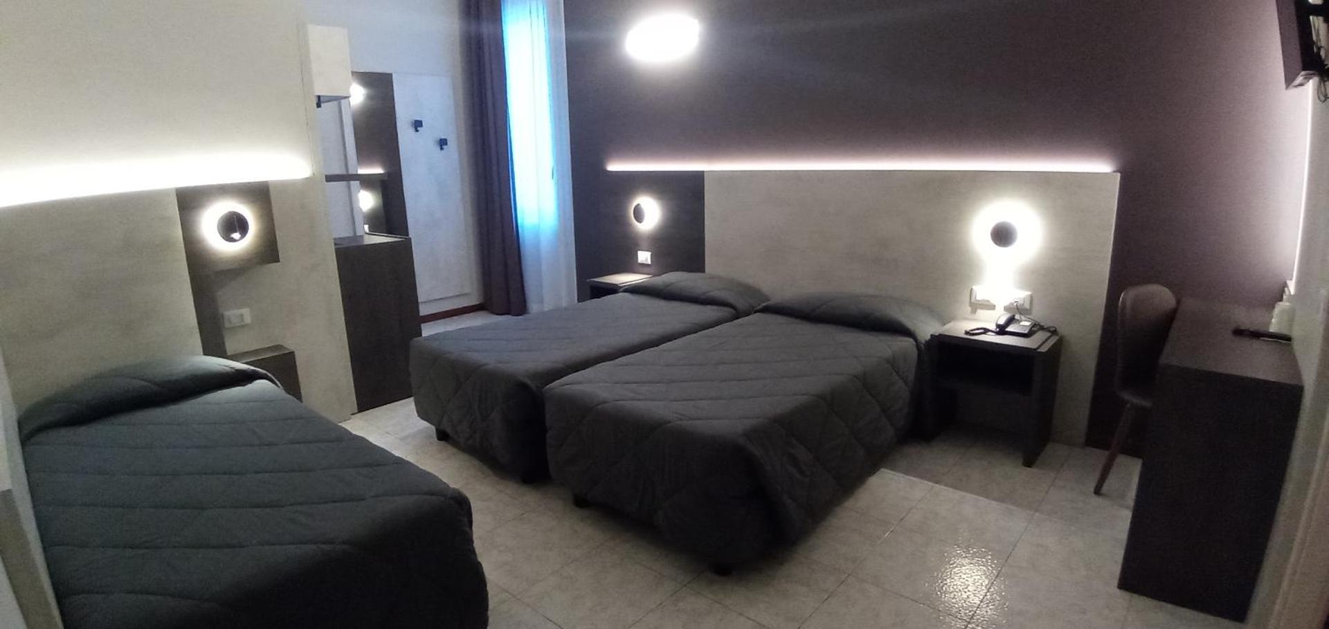 Hotel Mistral - Photo 20