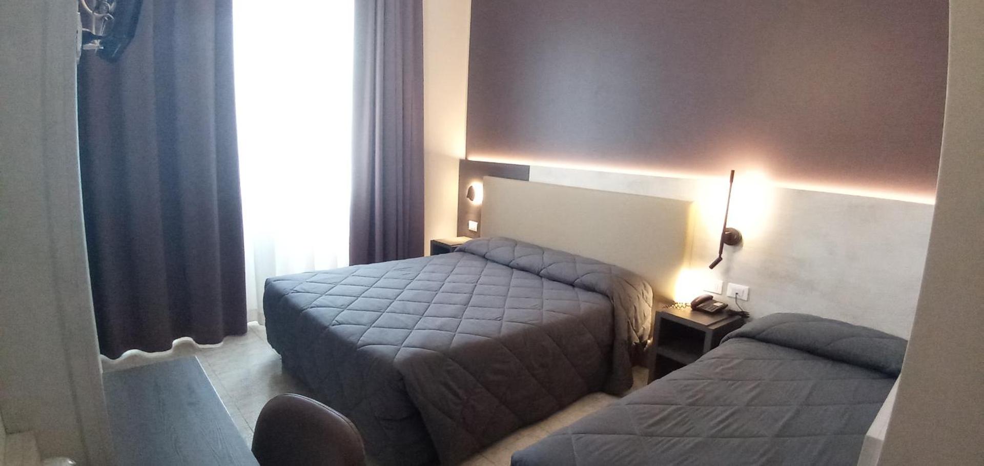 Hotel Mistral - Photo 23
