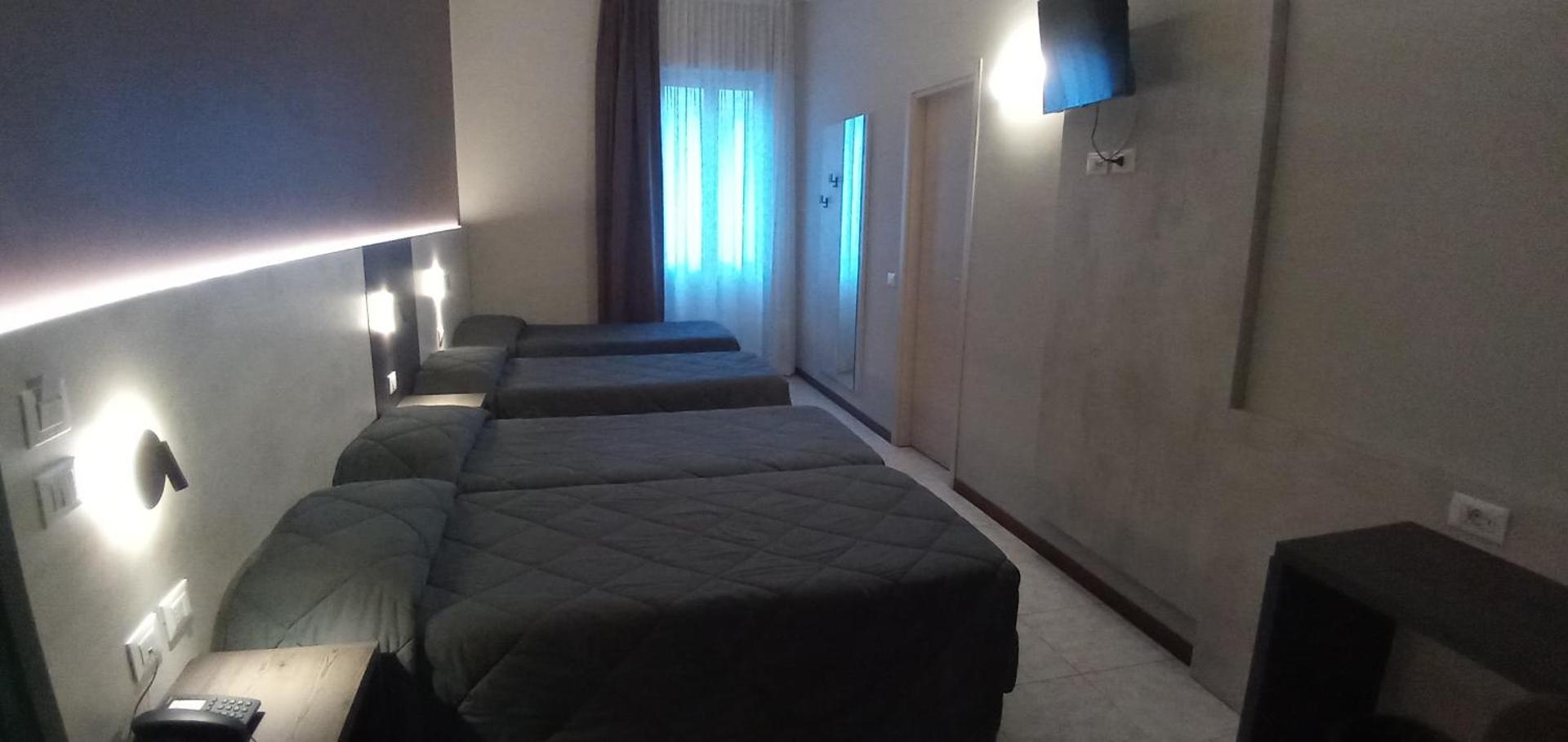 Hotel Mistral - Photo 31