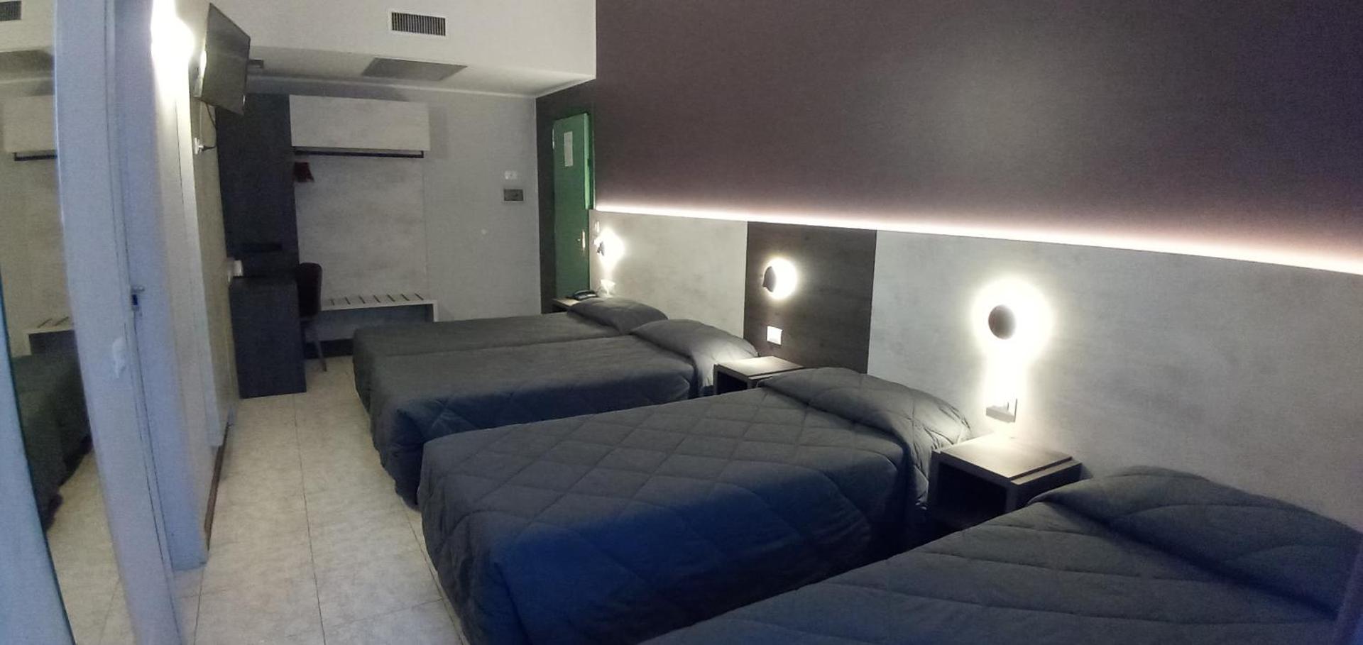 Hotel Mistral - Photo 32