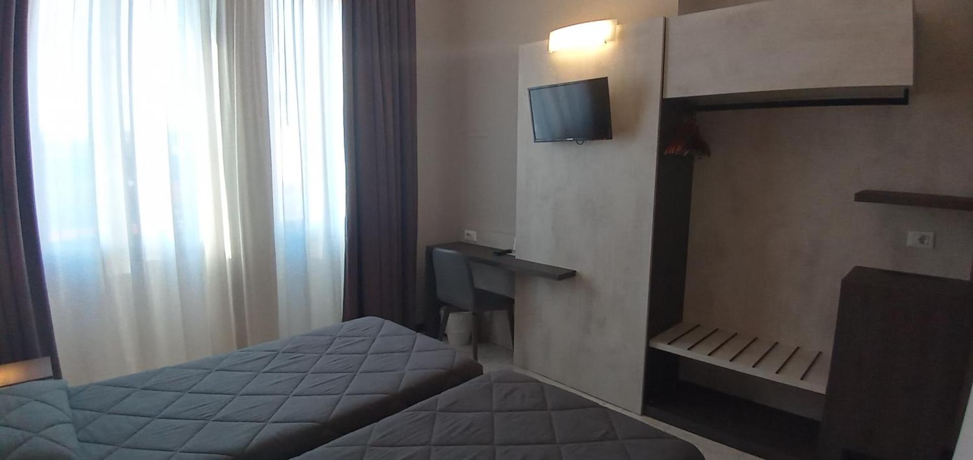 Hotel Mistral - Photo 49