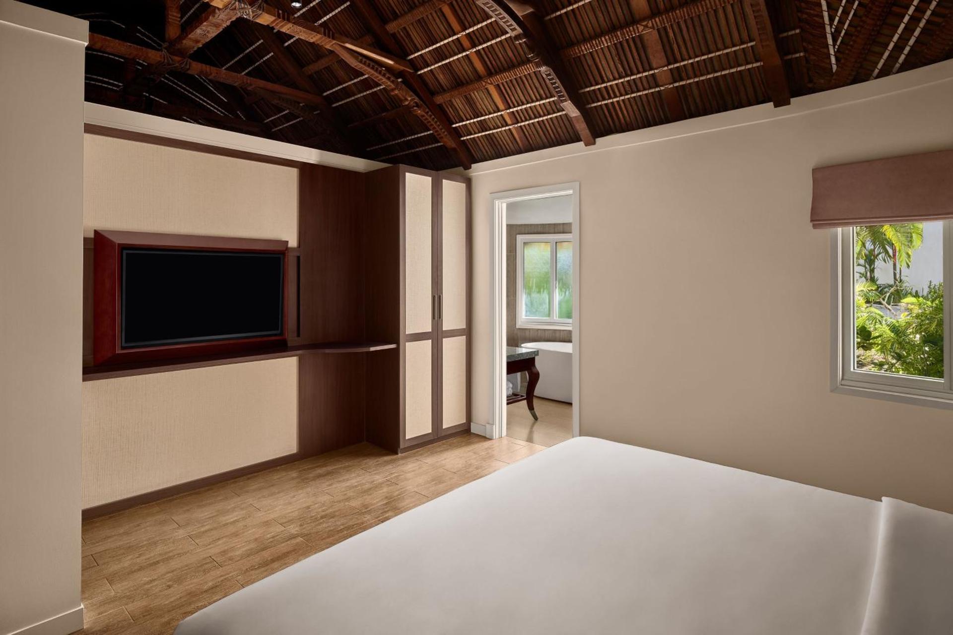 One King Bungalow with Garden View - Photo 4