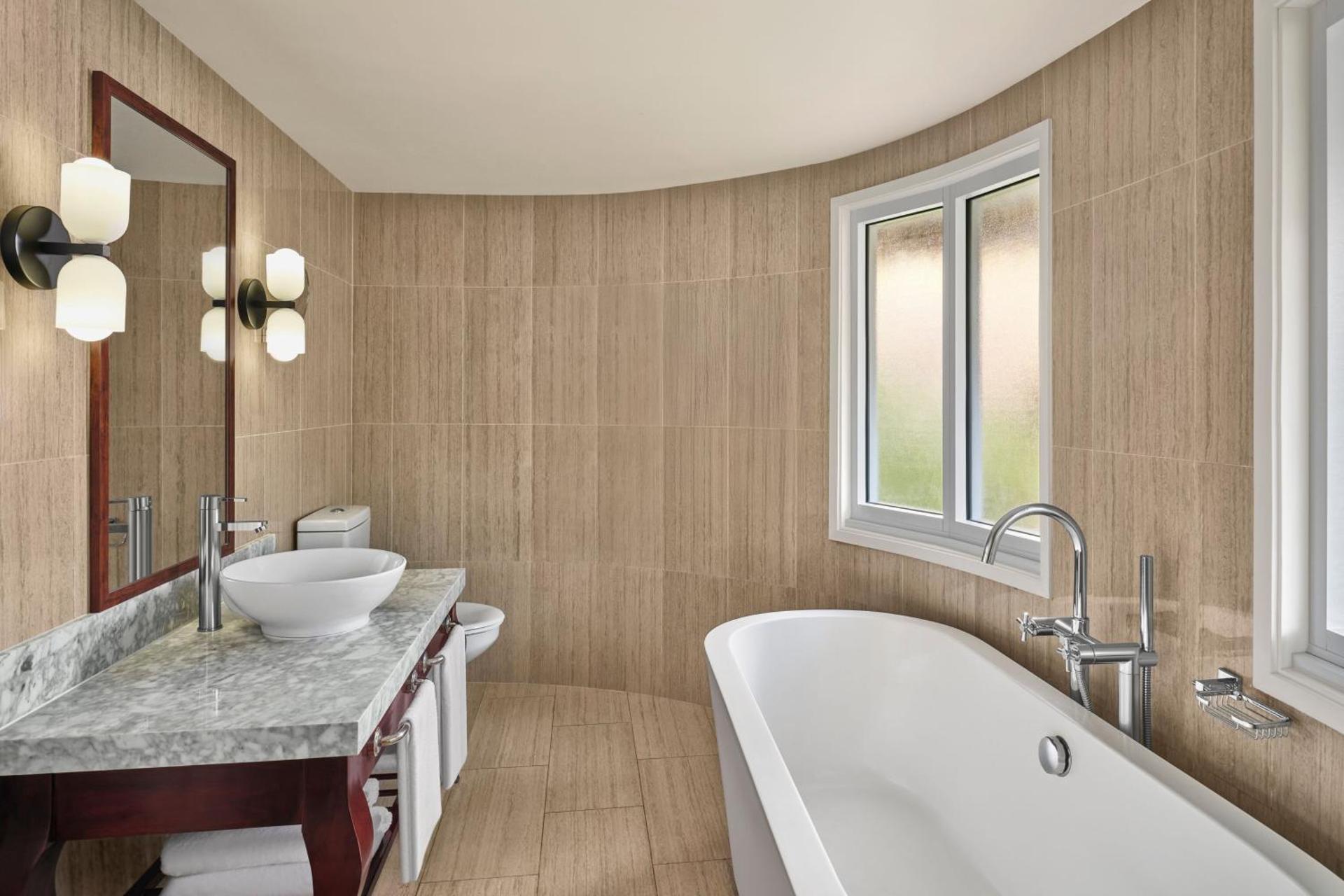 Sheraton Samoa Aggie Grey's Hotel & Bungalows - Photo 17