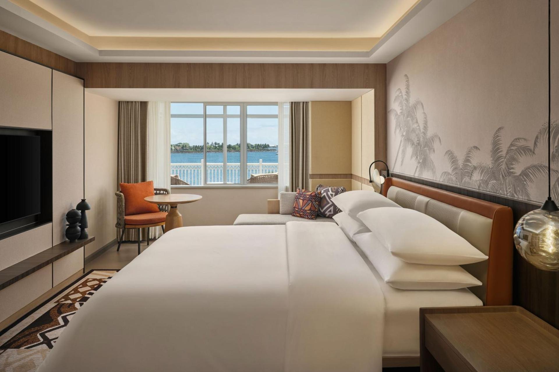 One King Bedroom Suite - Photo 3