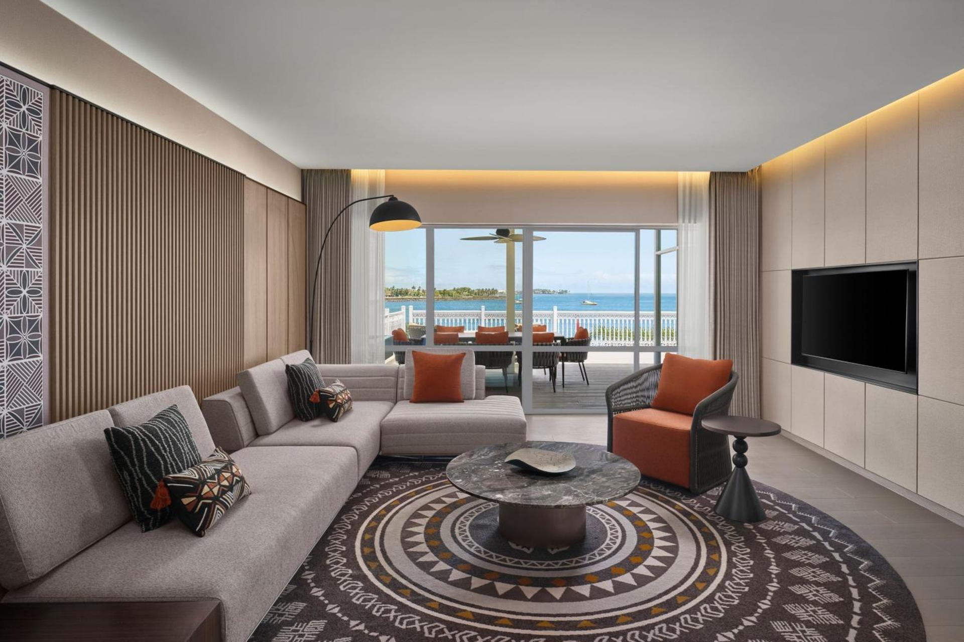 One King Bedroom Suite - Photo 2