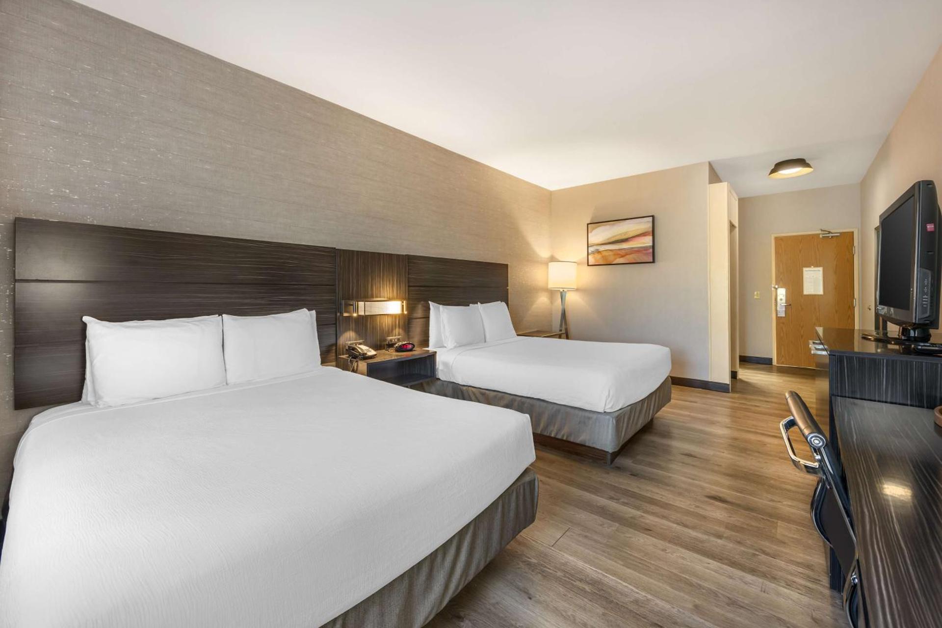 Best Western Plus North Las Vegas Inn & Suites - Photo 27