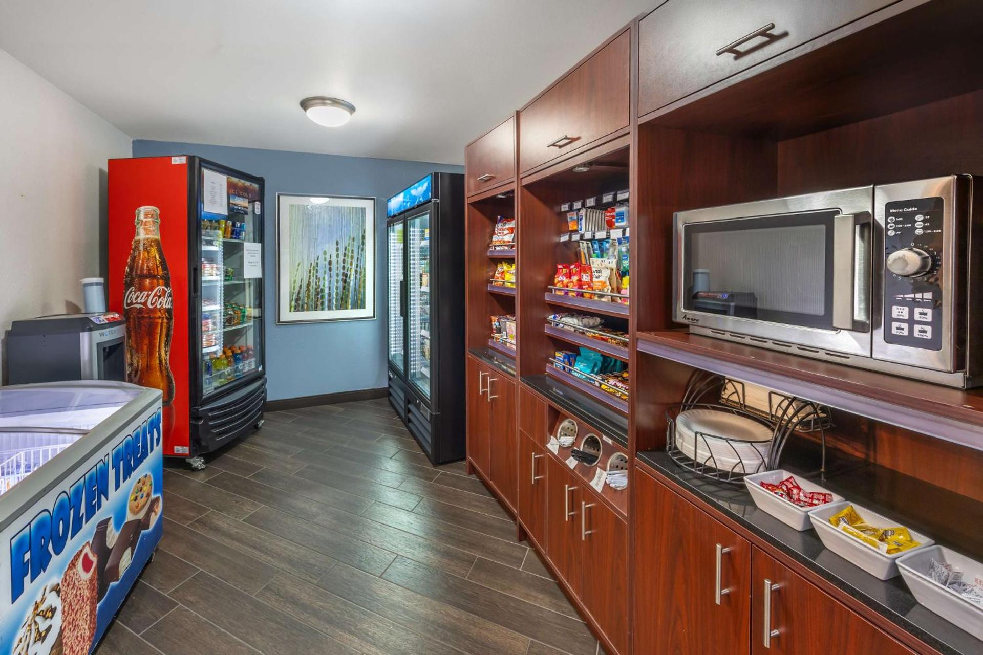 Best Western Plus North Las Vegas Inn & Suites - Photo 22