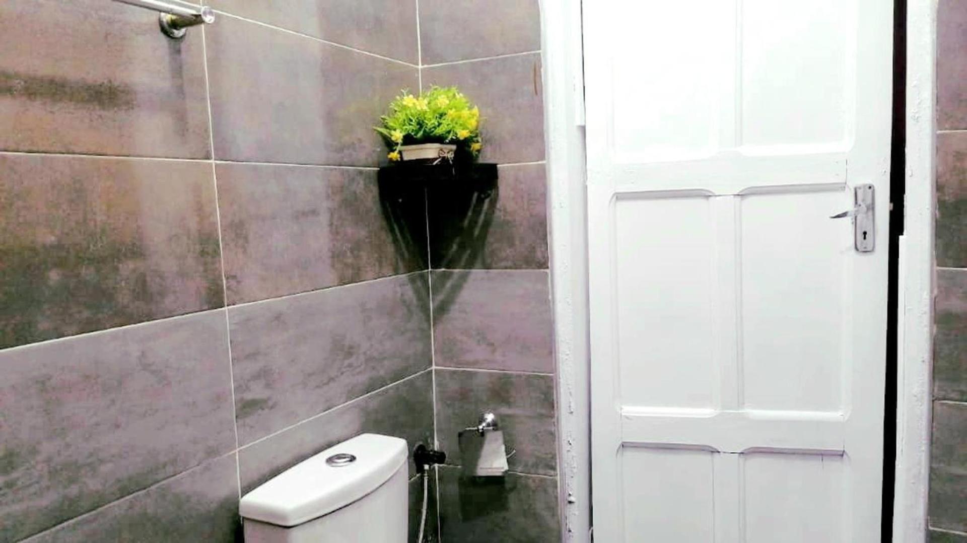 1 Bed House Private Compound with Off Road Parking - Photo 16