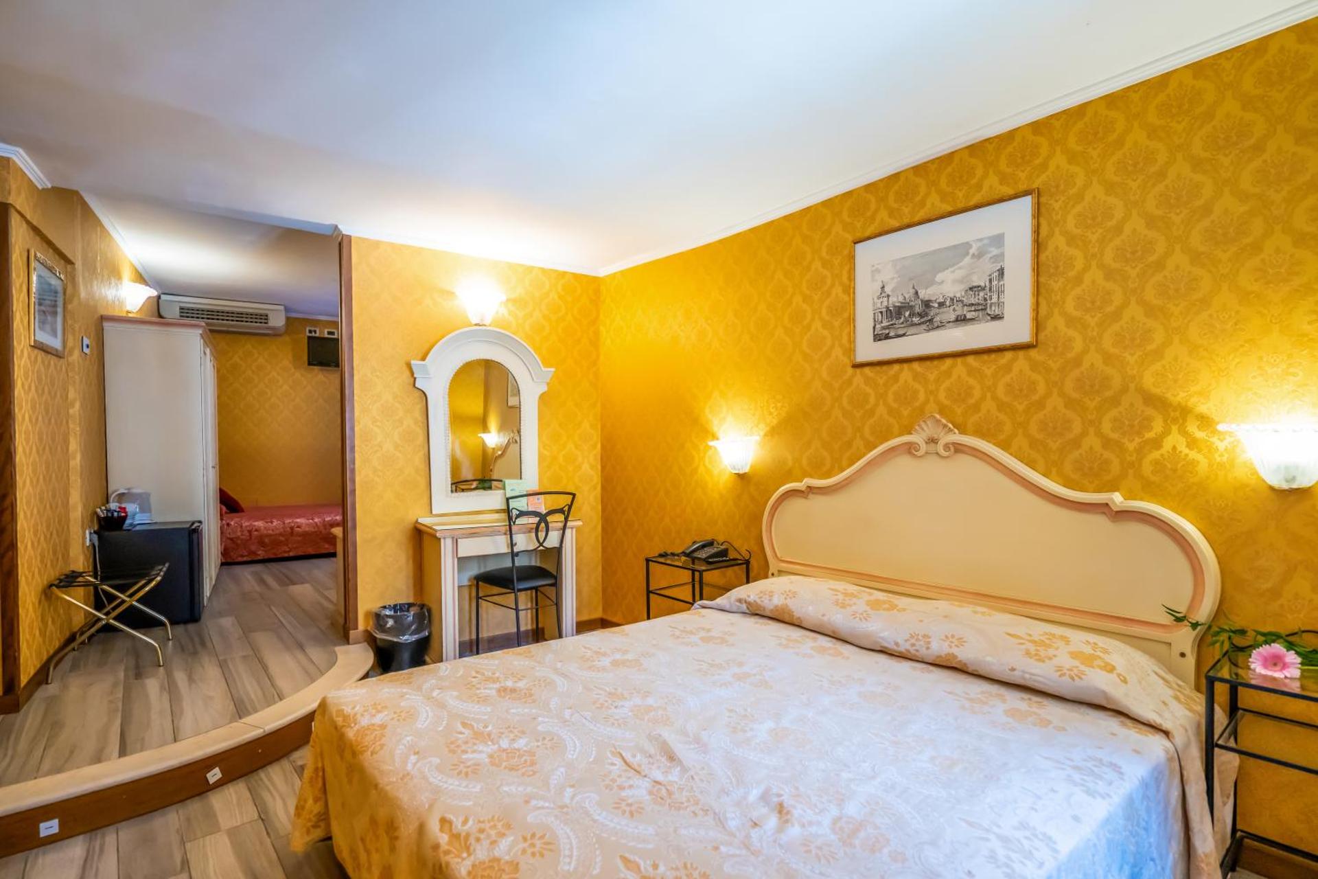 Hotel Tintoretto - Photo 35