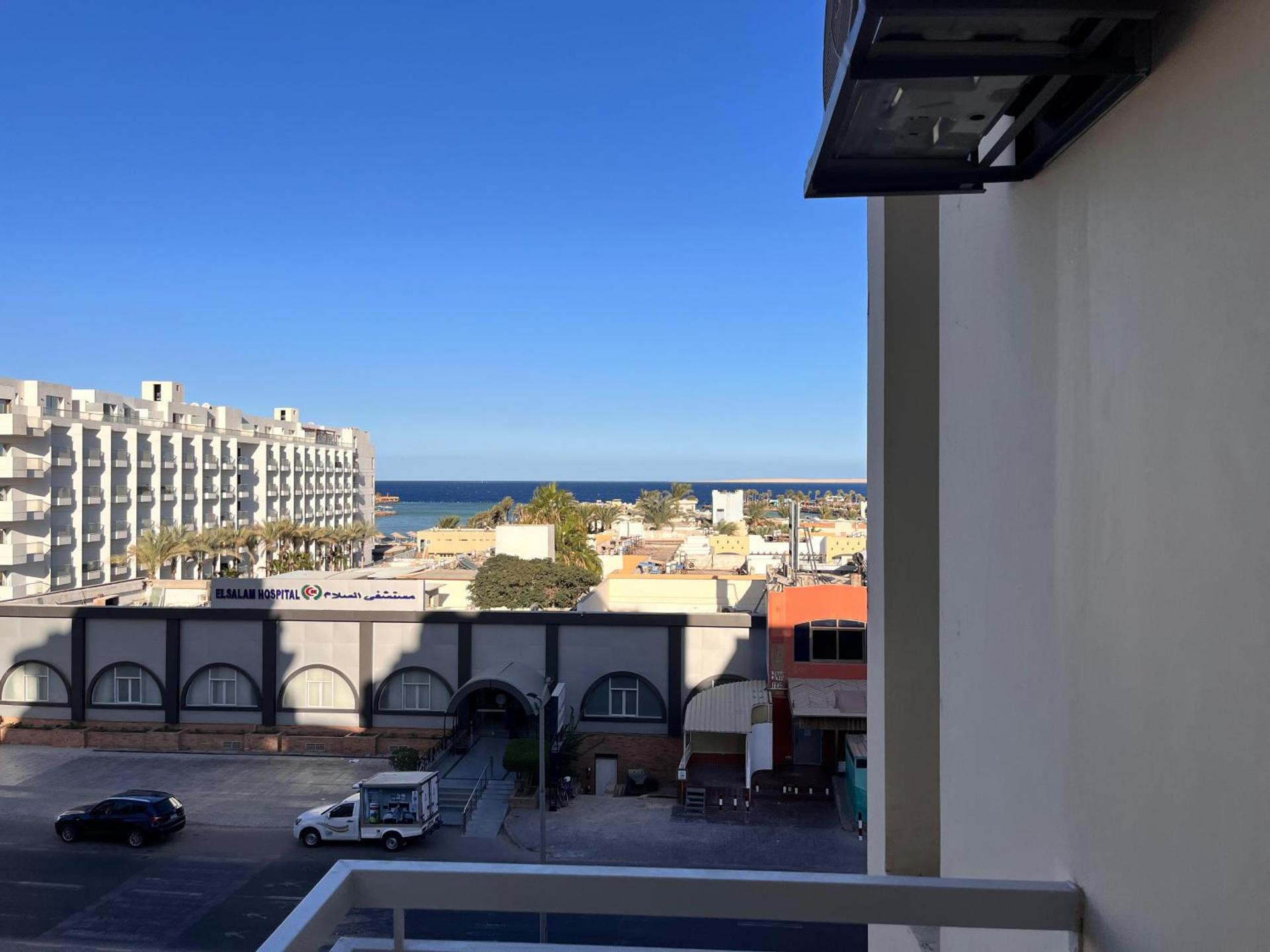 Studio Apartment with Balcony