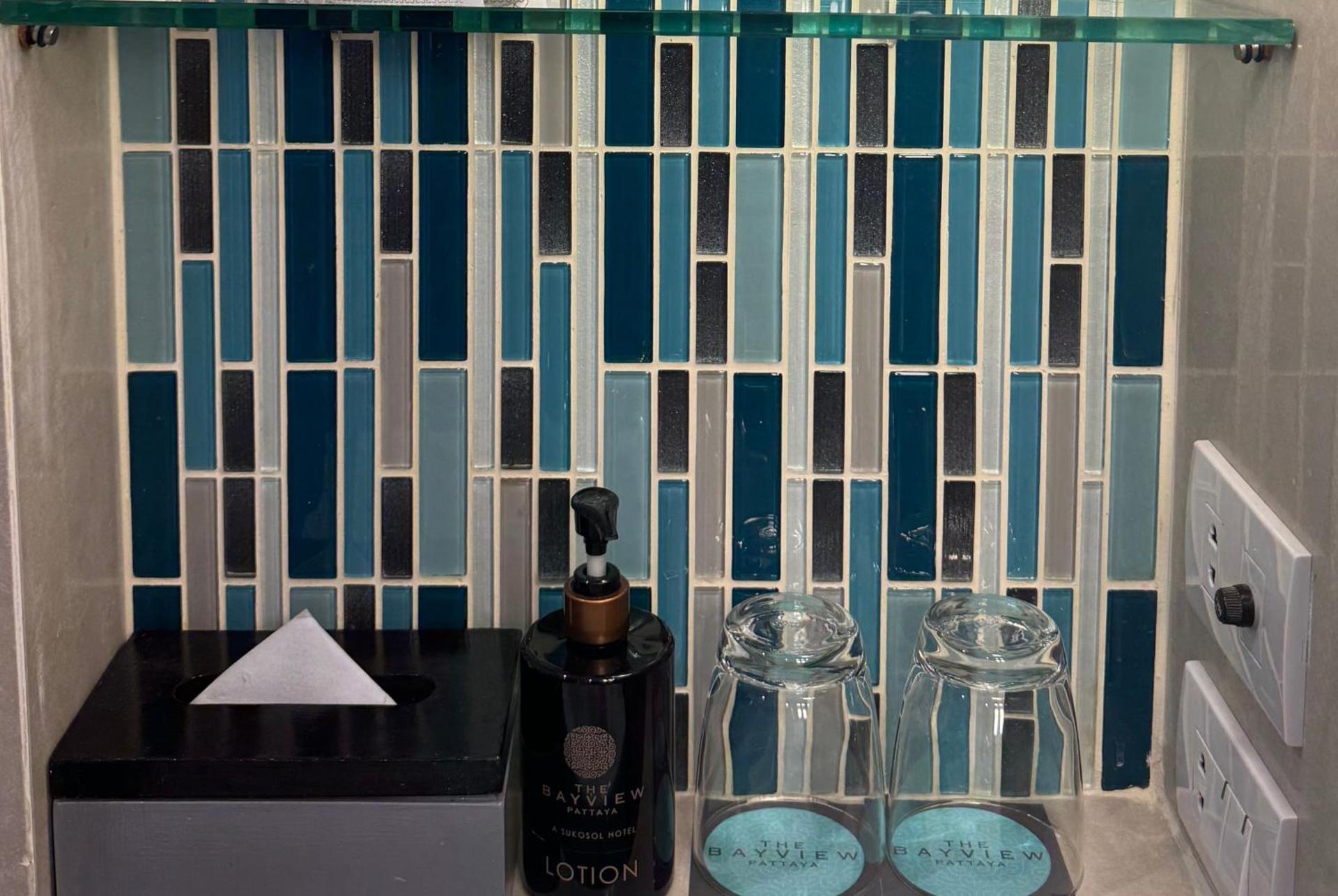 The Bayview Hotel Pattaya - Photo 8