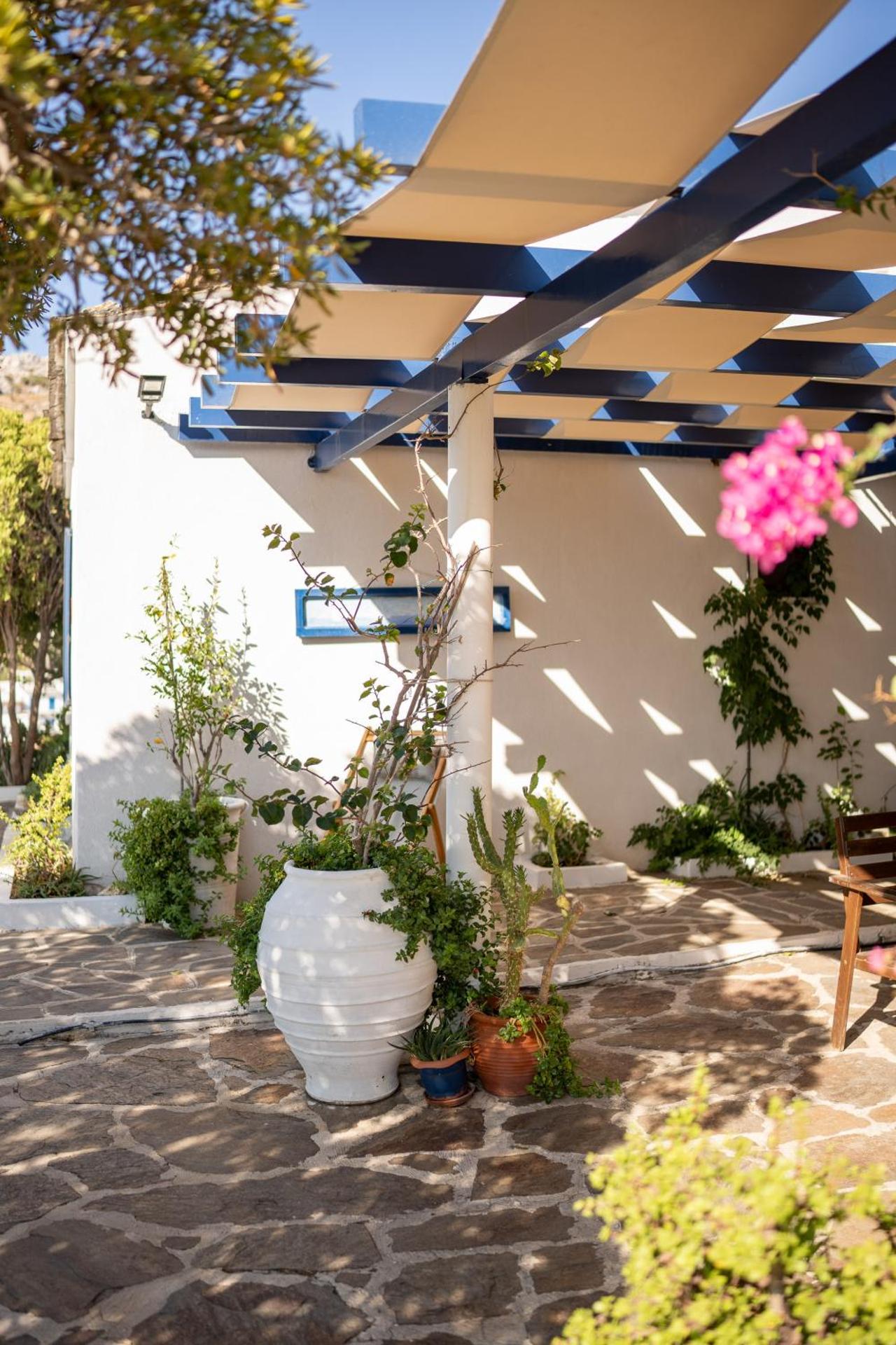 Agriolykos Pension - Photo 16