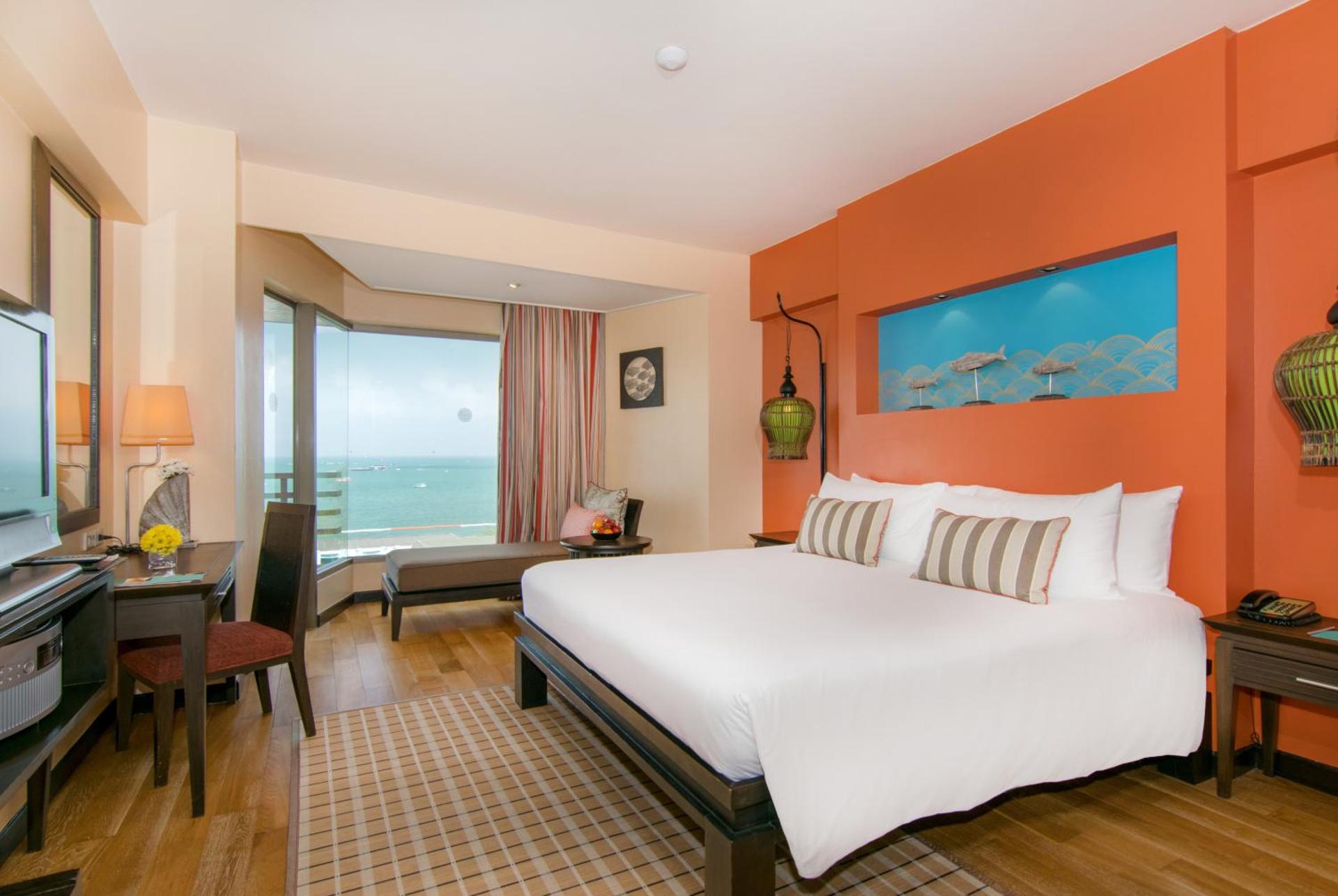 The Bayview Hotel Pattaya - Photo 43