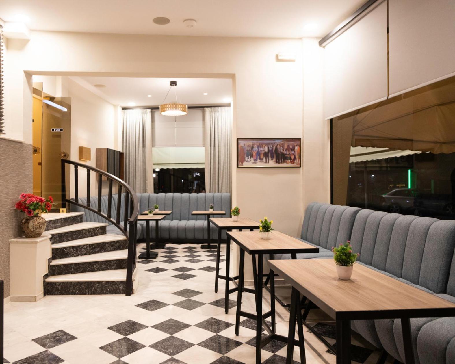 Hotel Avra - Photo 12