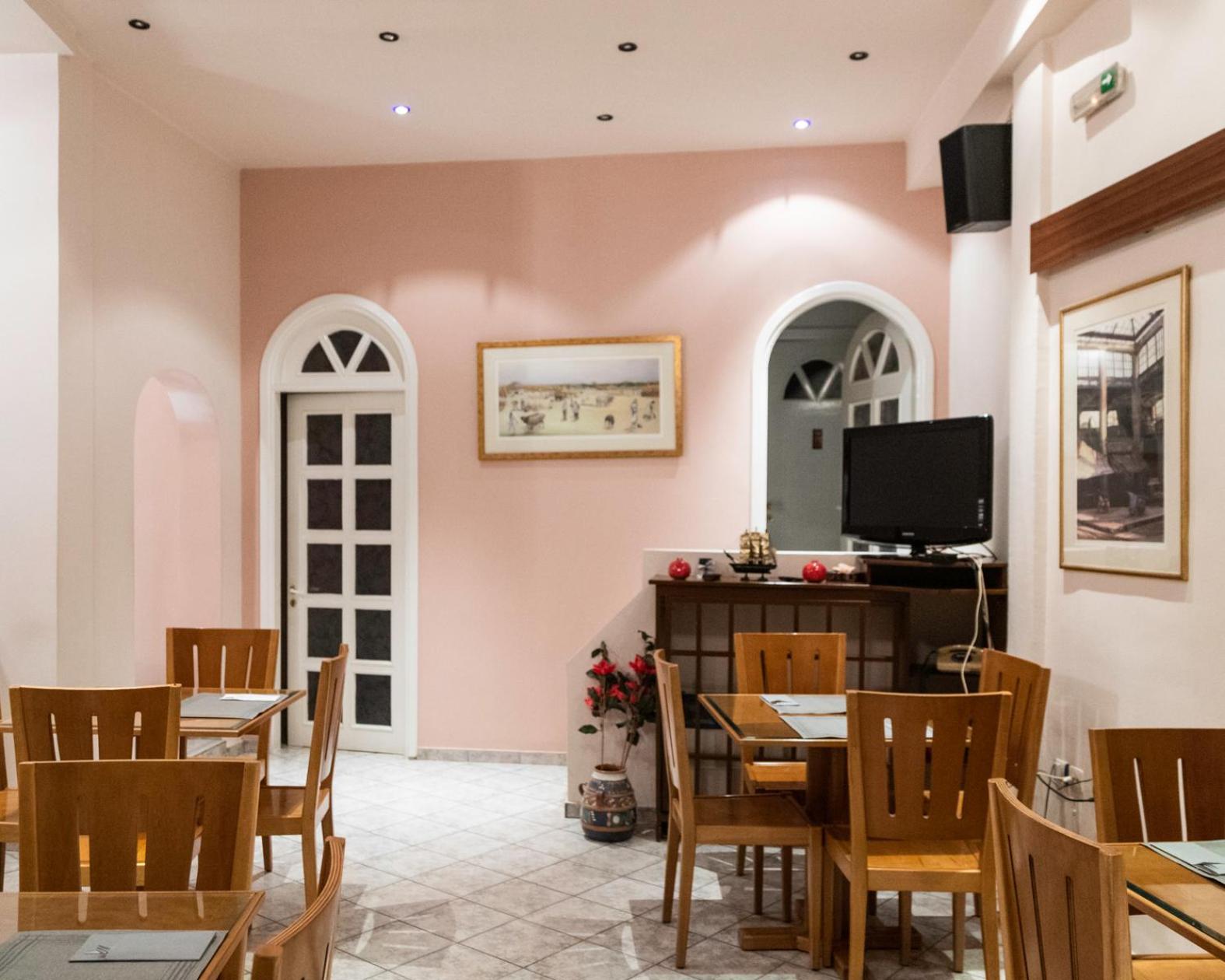 Hotel Avra - Photo 5