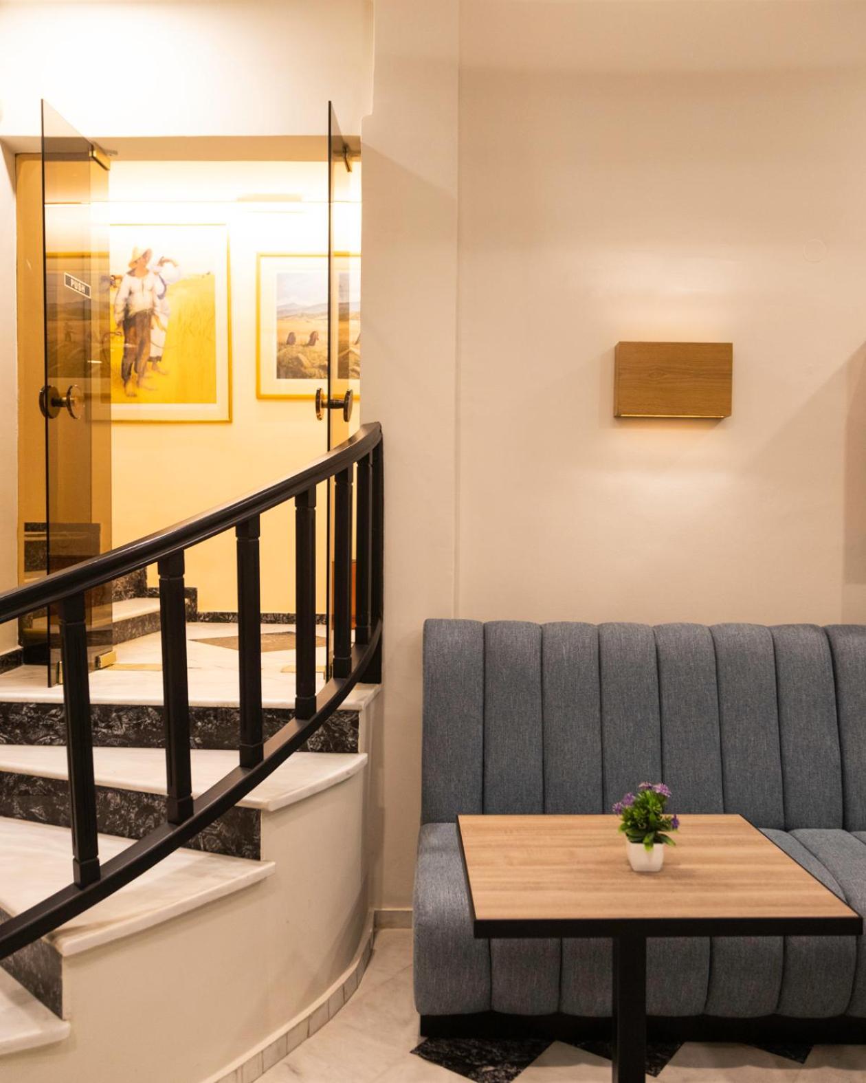 Hotel Avra - Photo 22