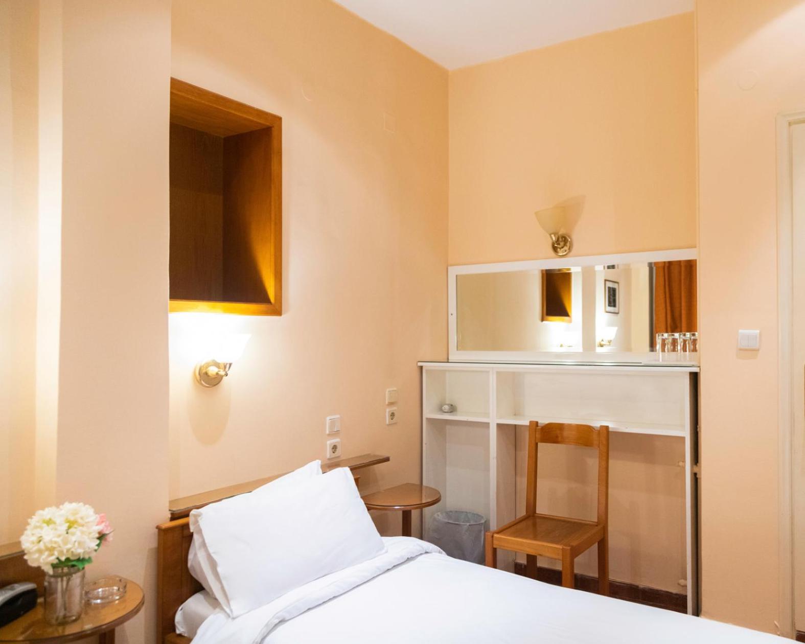 Hotel Avra - Photo 46