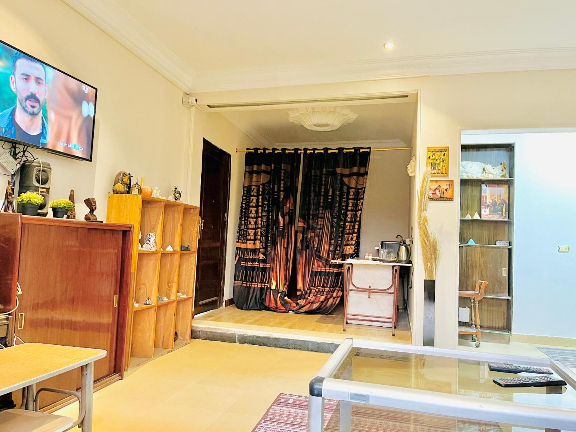 Akh Pyramid Hostel - Photo 23