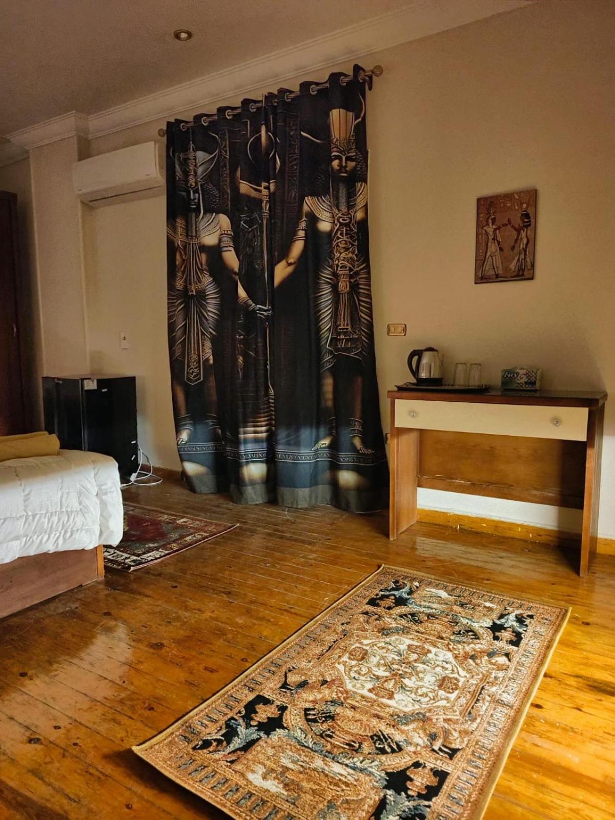 Akh Pyramid Hostel - Photo 13