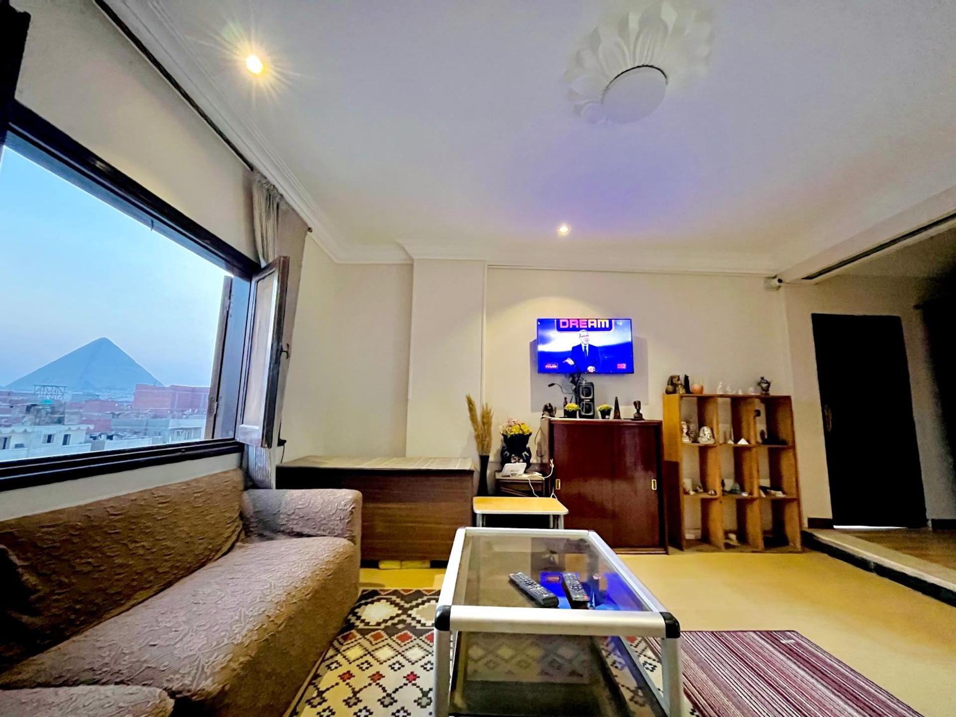 Akh Pyramid Hostel - Photo 27