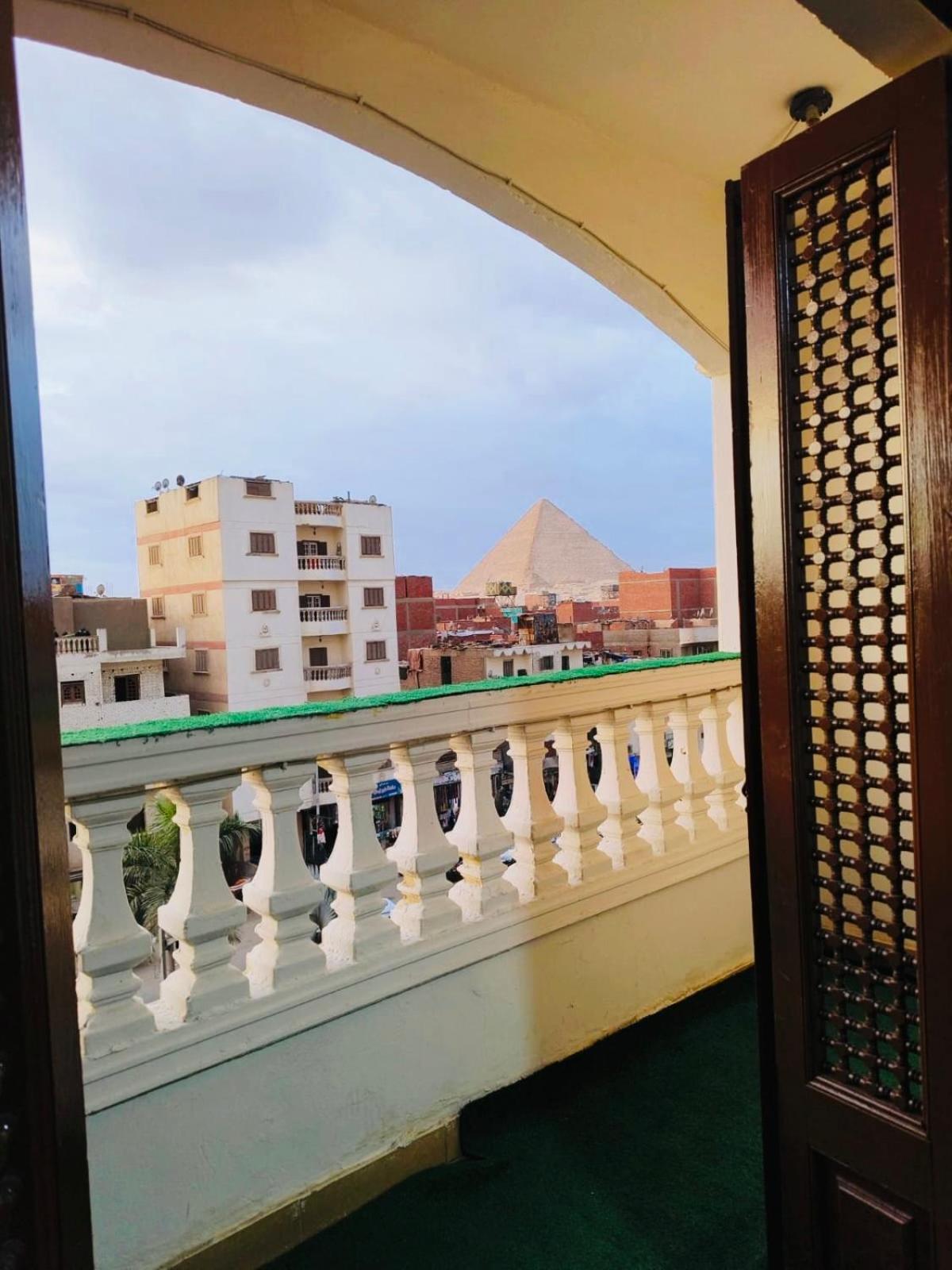 Akh Pyramid Hostel - Photo 6