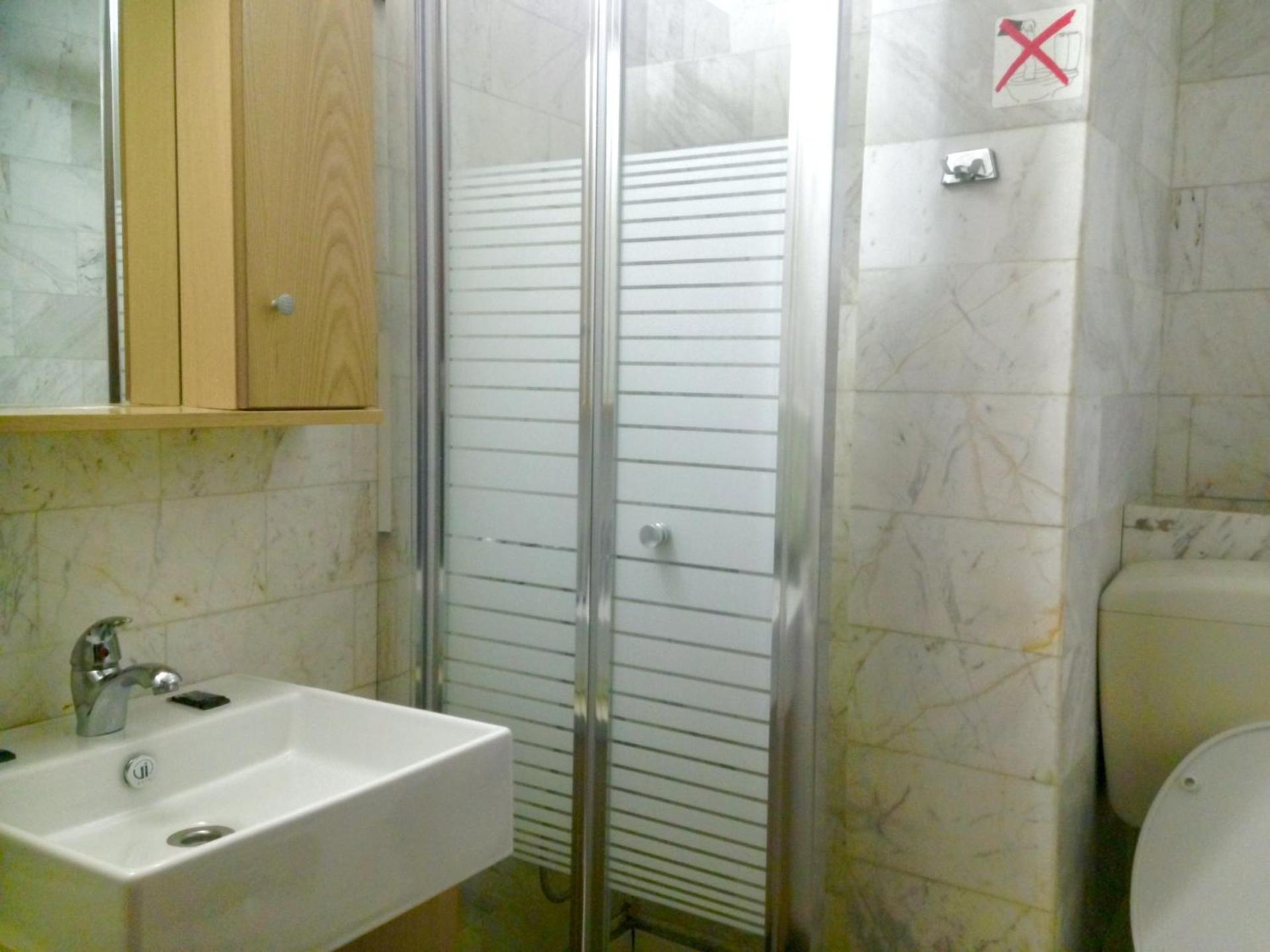 Captain's Beach Apartments - Photo 8