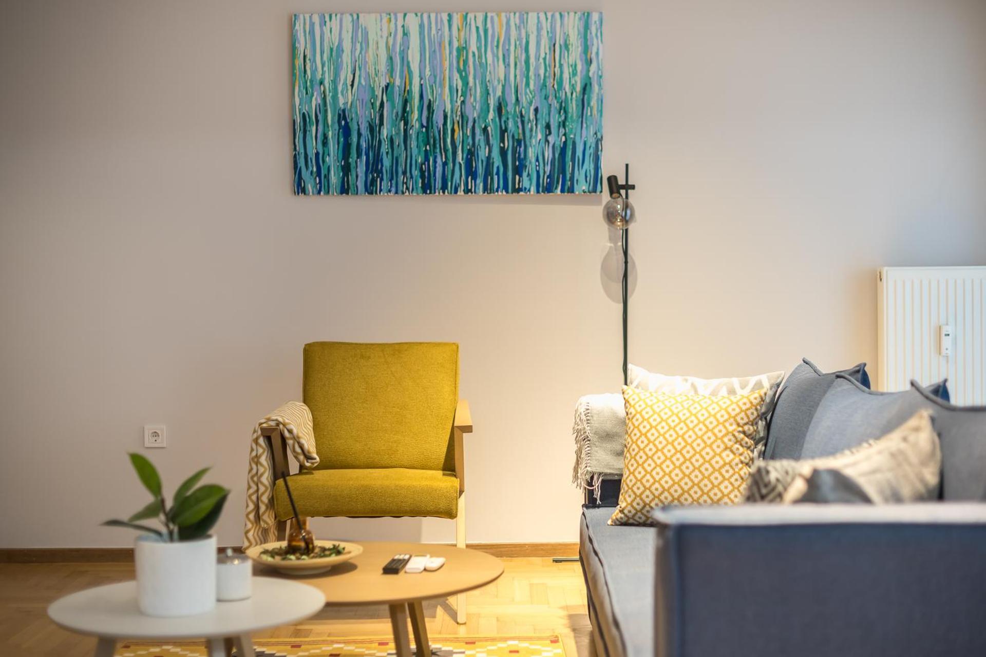 Luxury Athens Living 3BR with Balcony - Photo 9