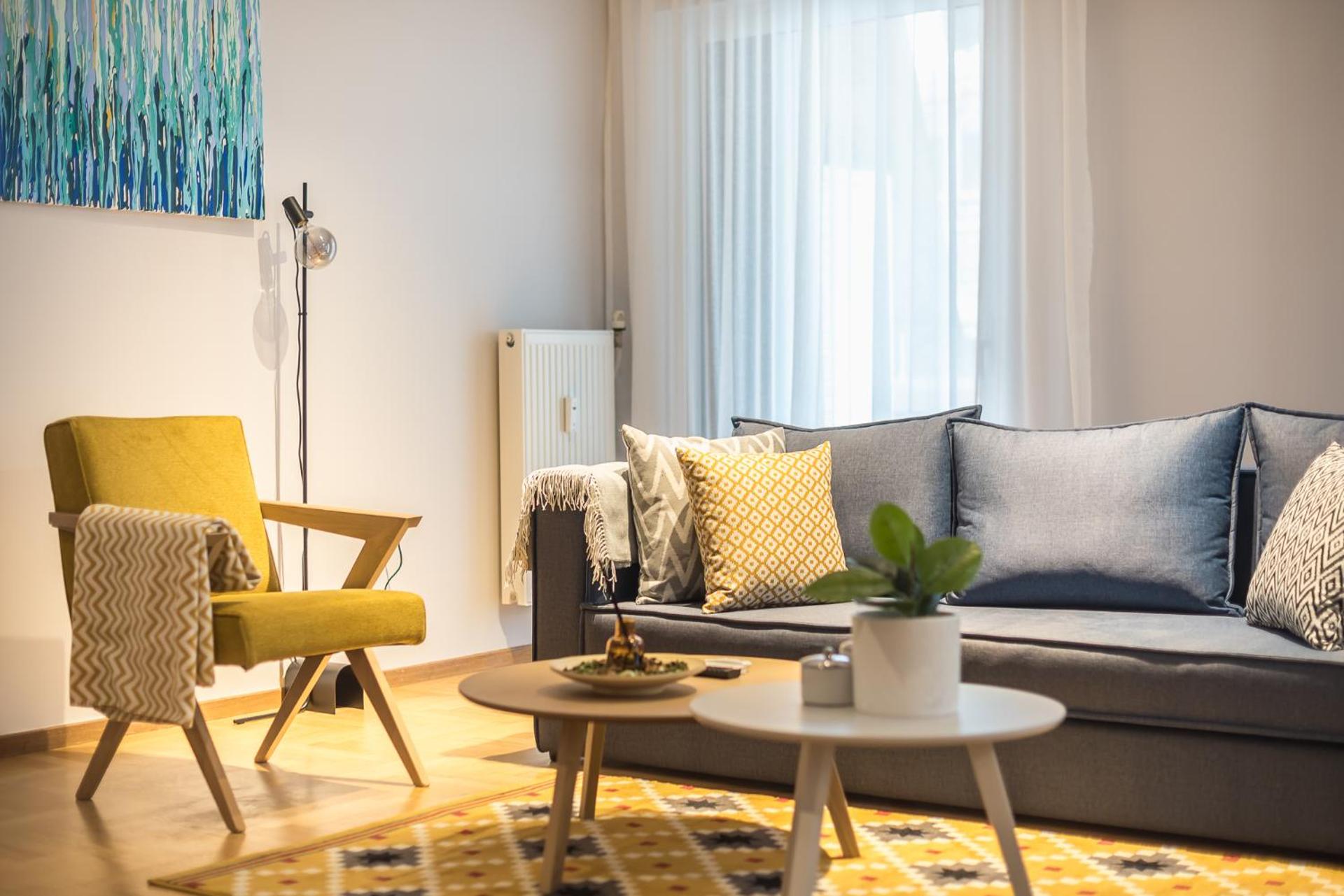 Luxury Athens Living 3BR with Balcony - Photo 10