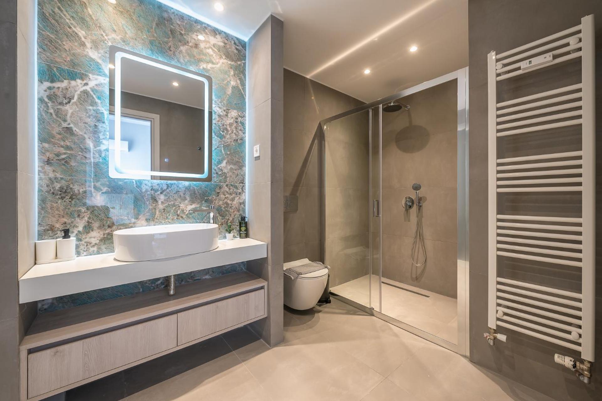 Luxury Athens Living 3BR with Balcony - Photo 12