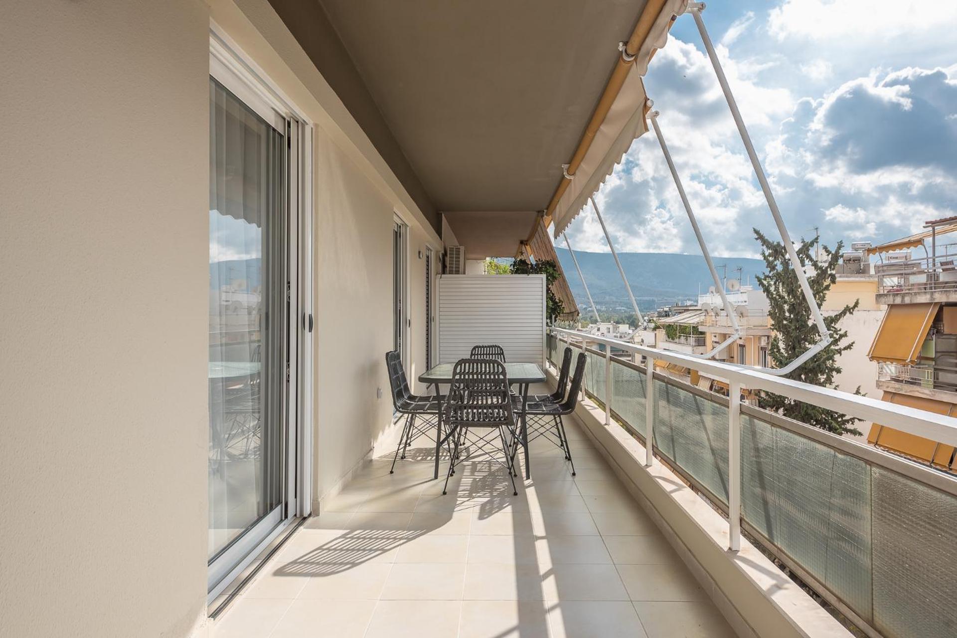 Luxury Athens Living 3BR with Balcony - Photo 13