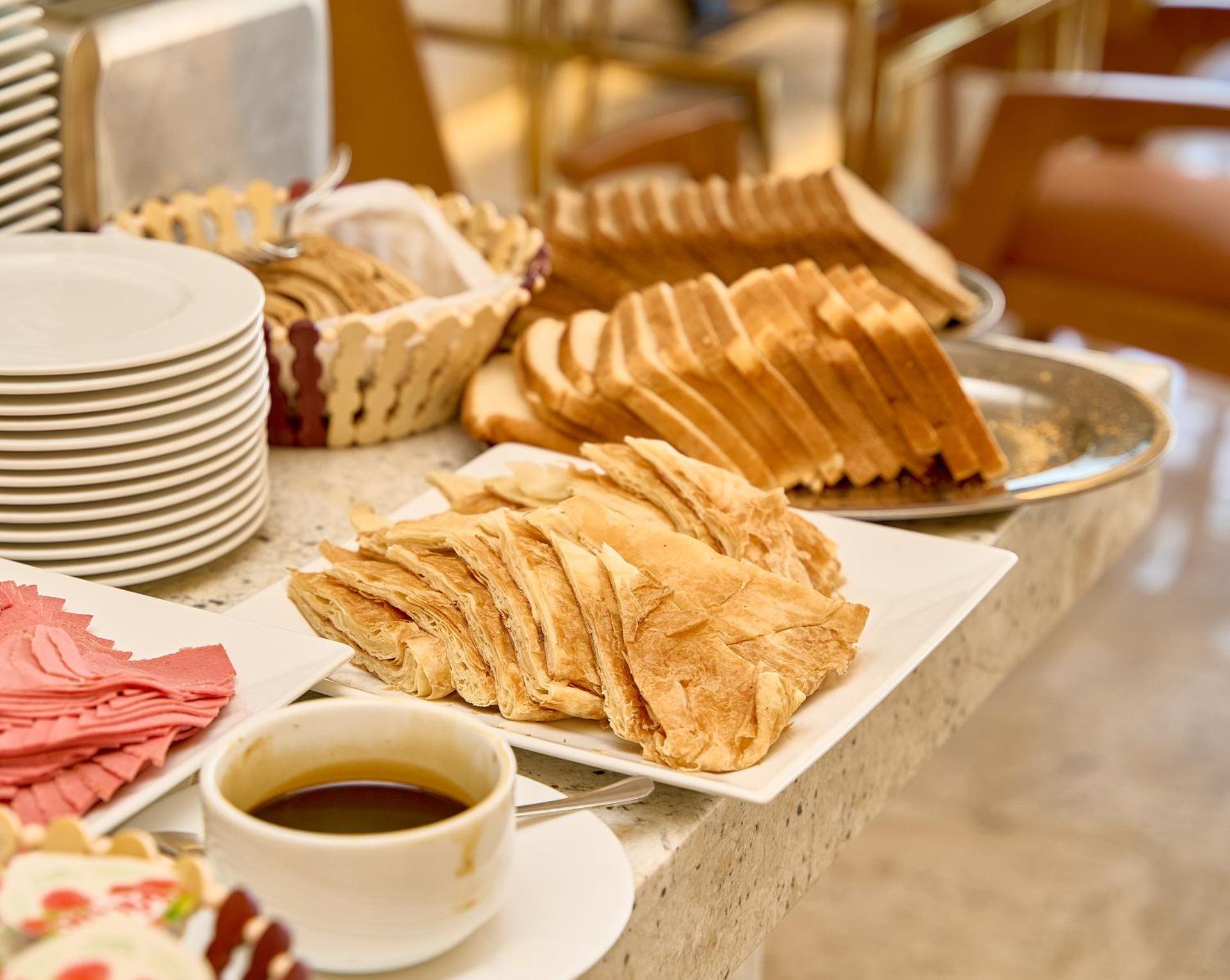 Pyramids Plateau Hotel - Photo 35