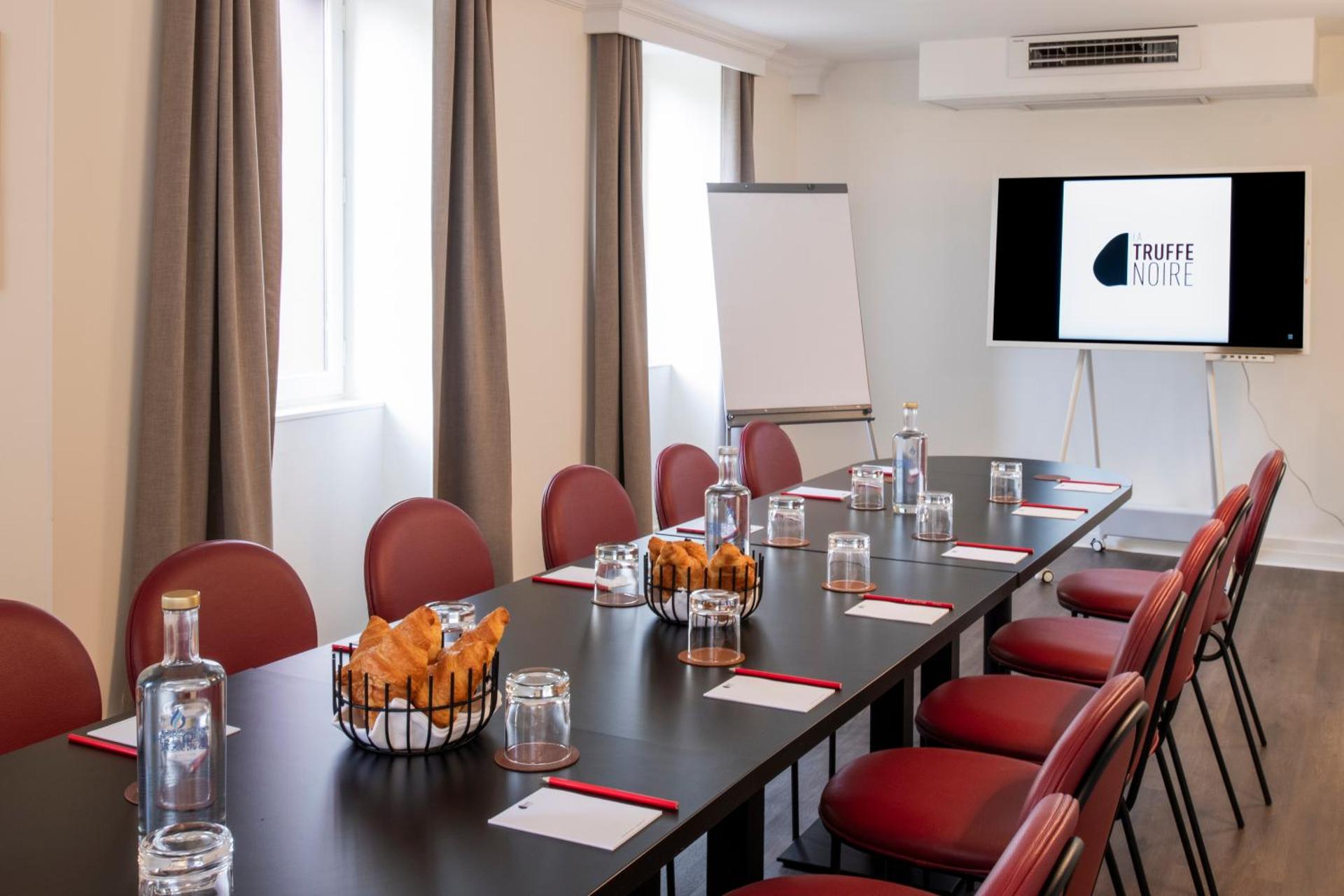 Hôtel La Truffe Noire - Photo 25