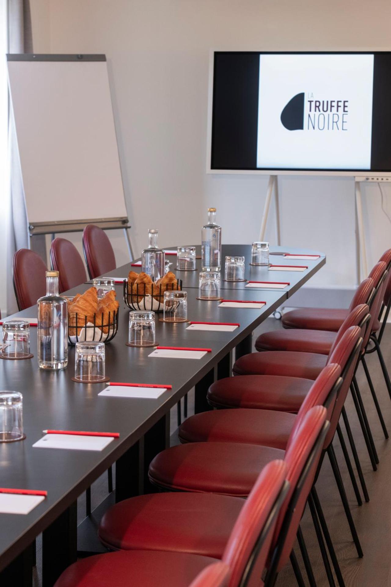 Hôtel La Truffe Noire - Photo 30