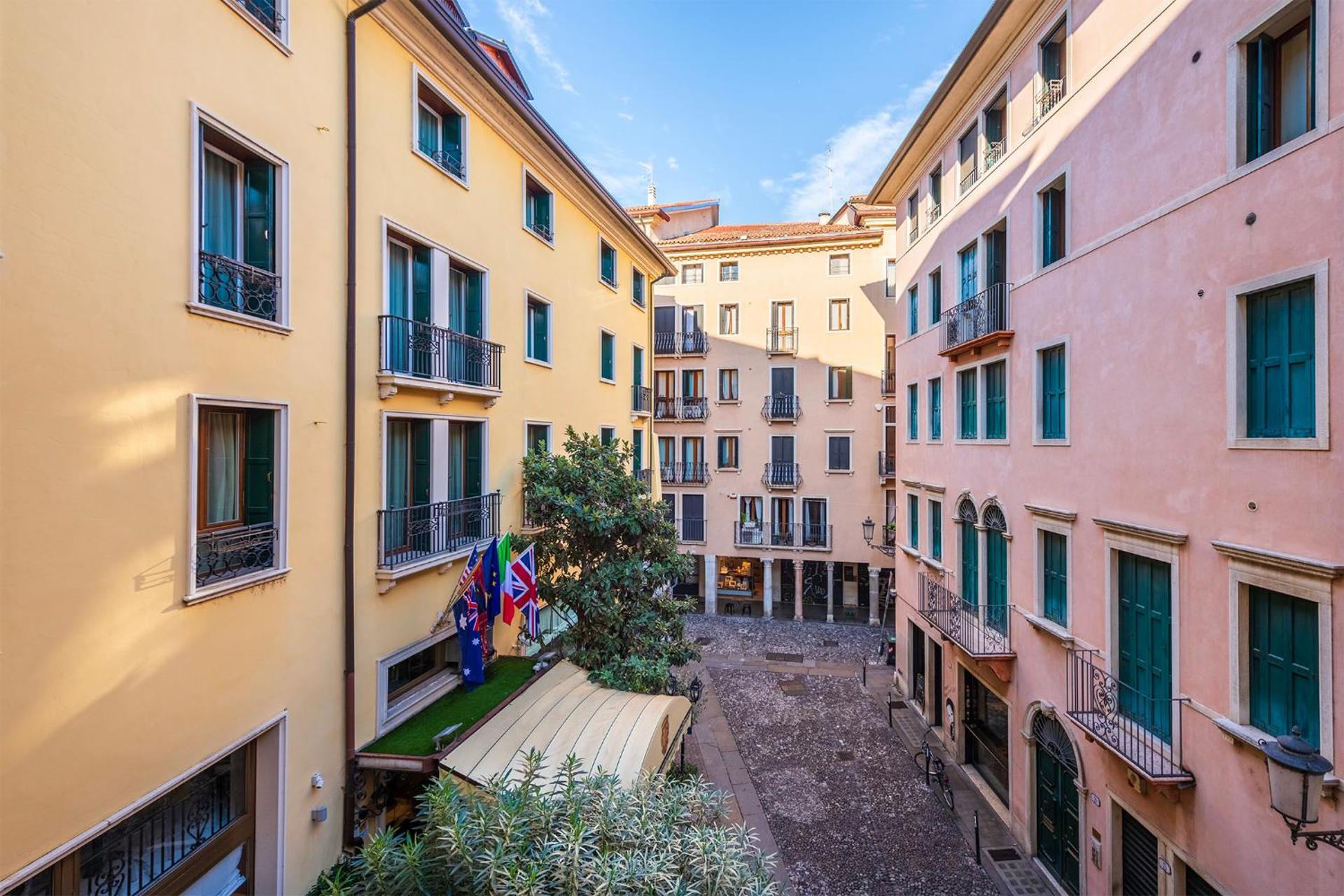 Majestic Toscanelli (centro storico) - Photo 26