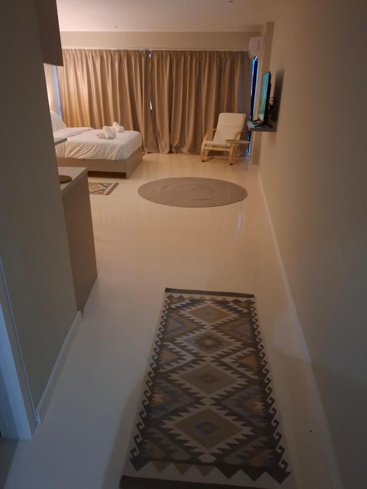 Figleaf Kypseli - Photo 58