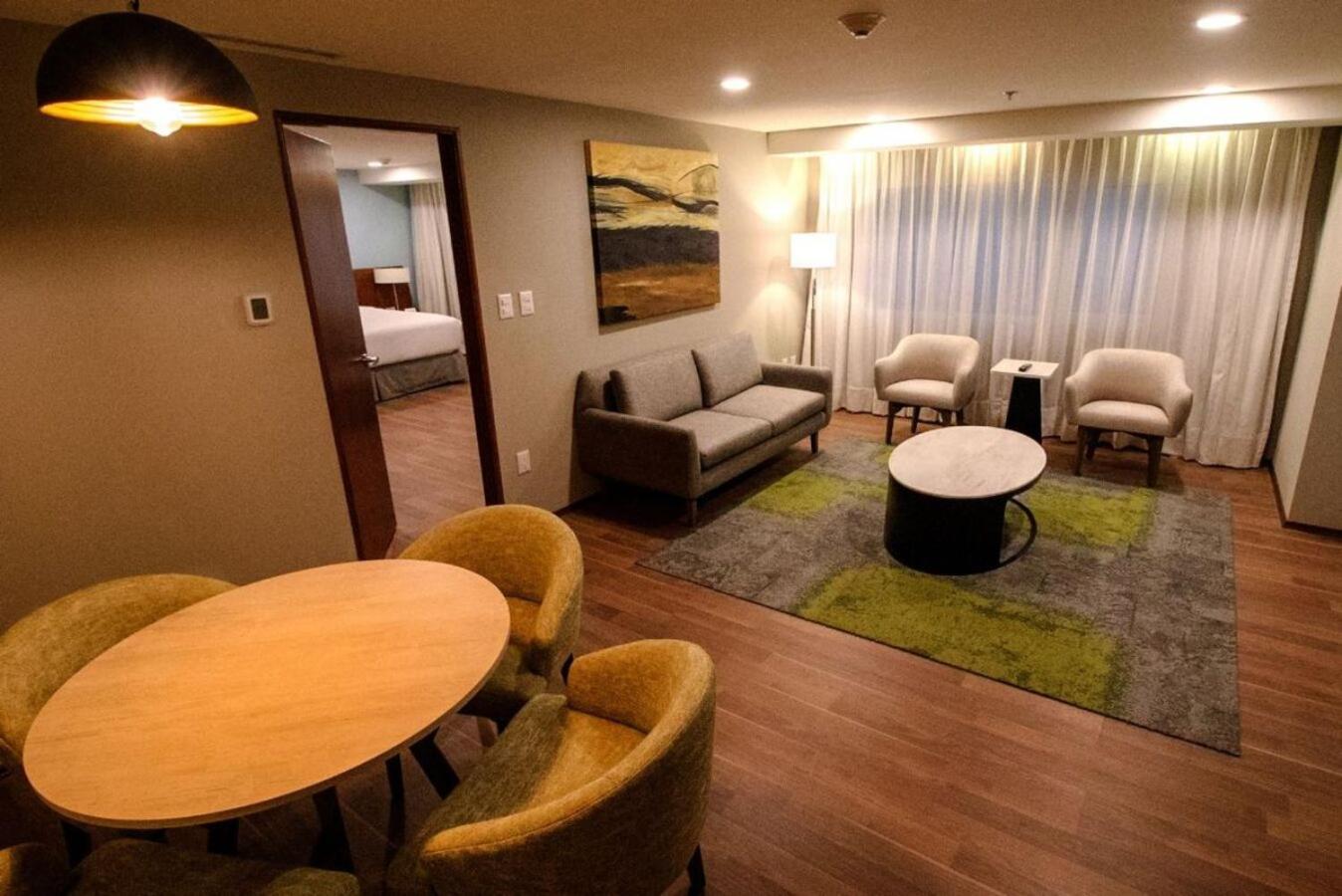 2 Bedroom Suite, Bedroom 1: 1 King, Bedroom 2: 1 Double