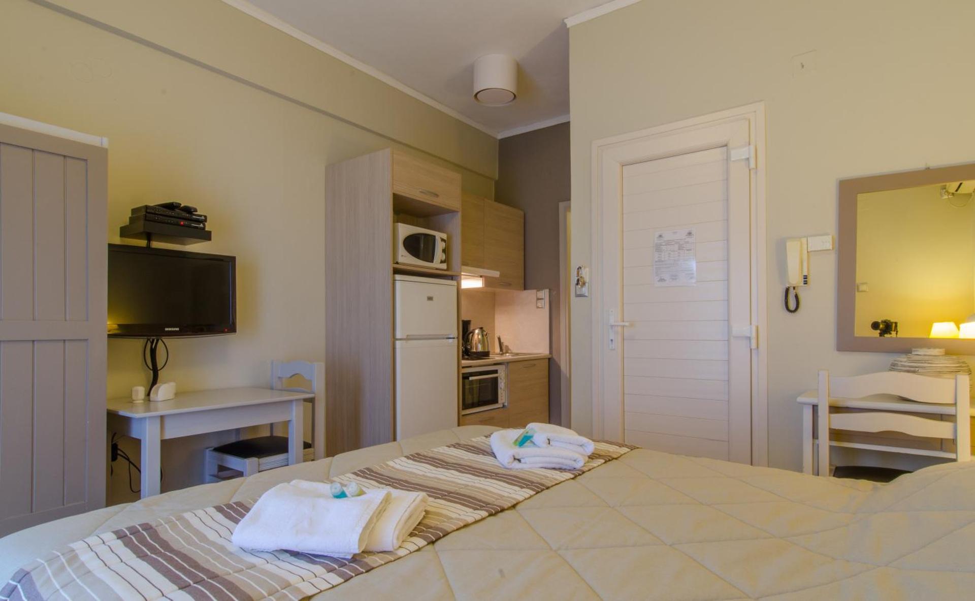 Plaka Studios - Photo 29