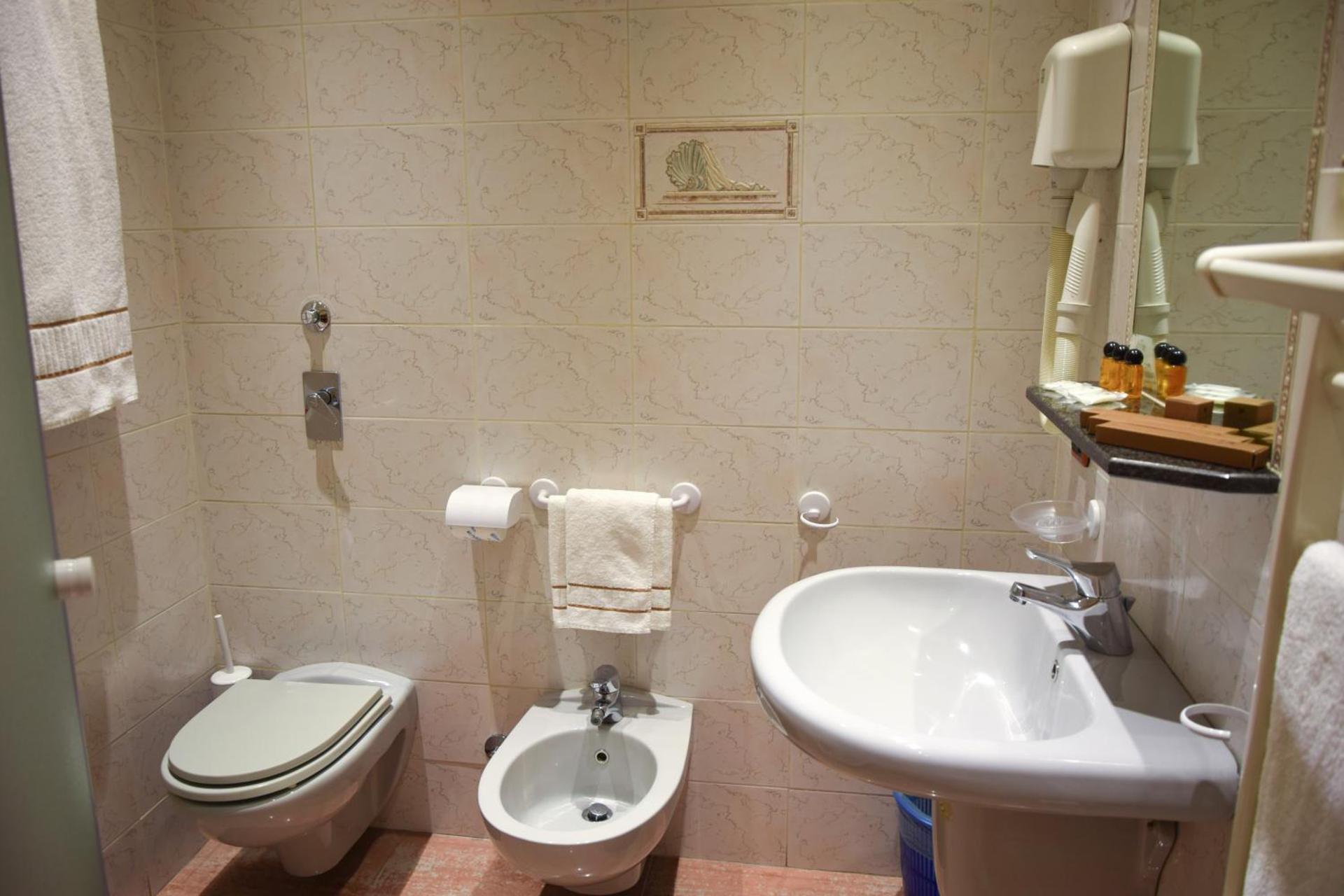 Hotel Losanna - Photo 23